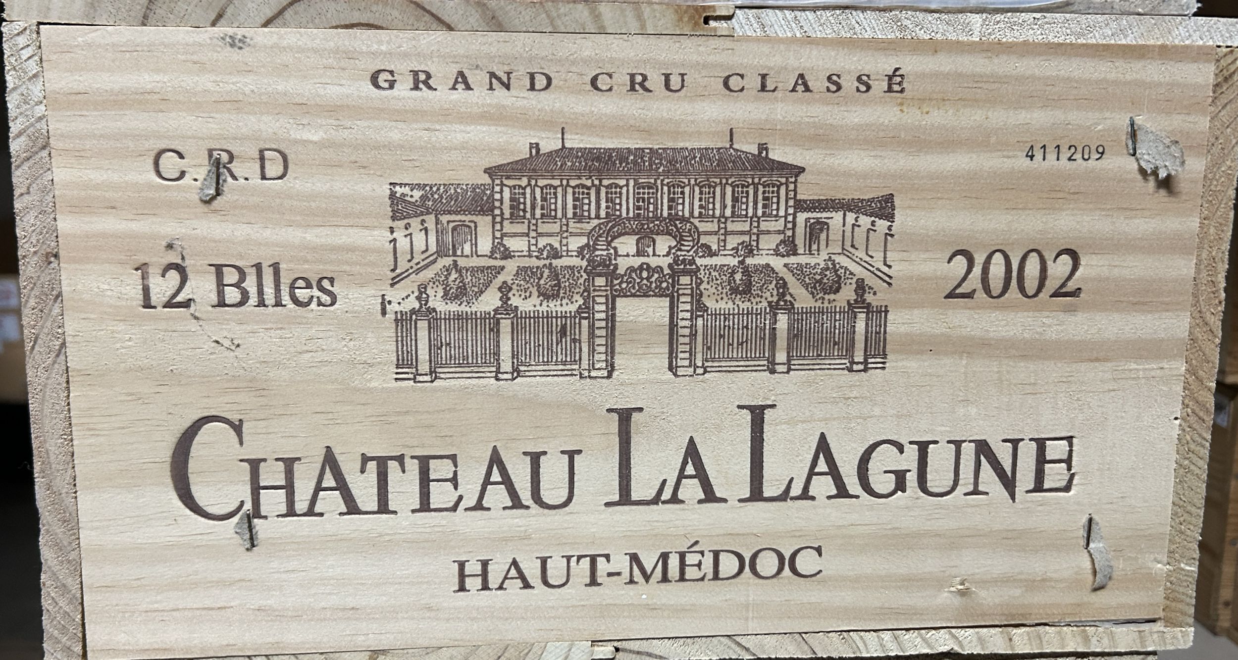 1  bouteille  PETRUS,:  | H&ocirc;tel Des Ventes de Monte-Carlo