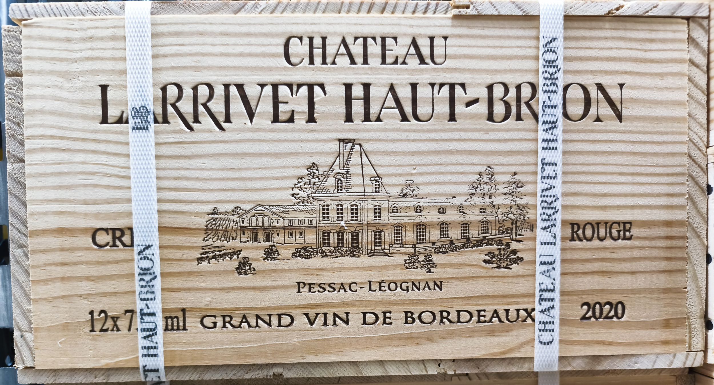 1  bouteille  PETRUS,:  | H&ocirc;tel Des Ventes de Monte-Carlo