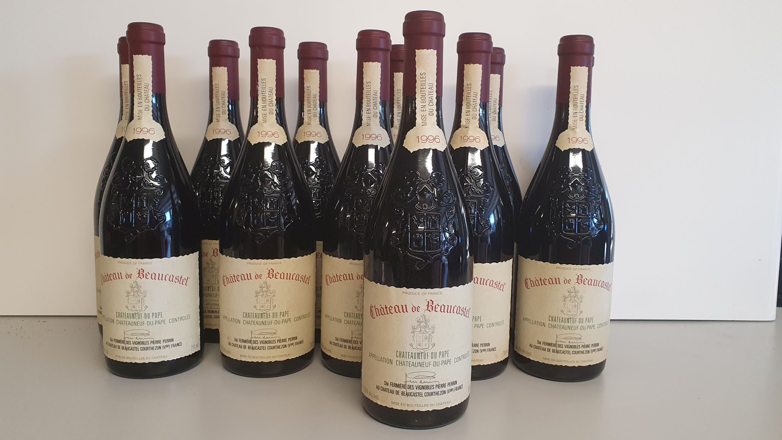 12 bouteilles CHÂTEAUNEUF-DU-PAPE 