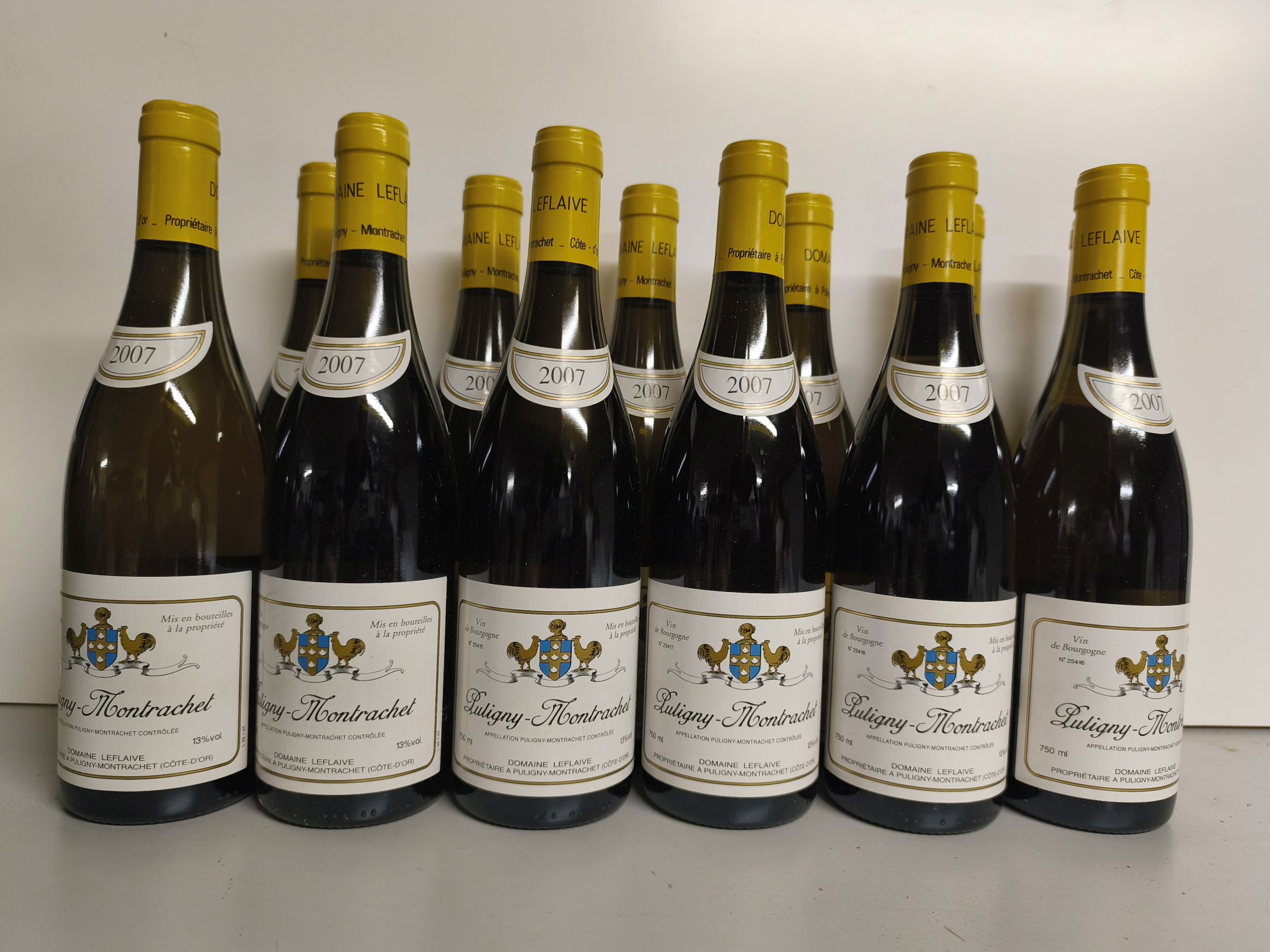 2 bouteilles BLANCS DIVERS :  | H&ocirc;tel Des Ventes de Monte-Carlo