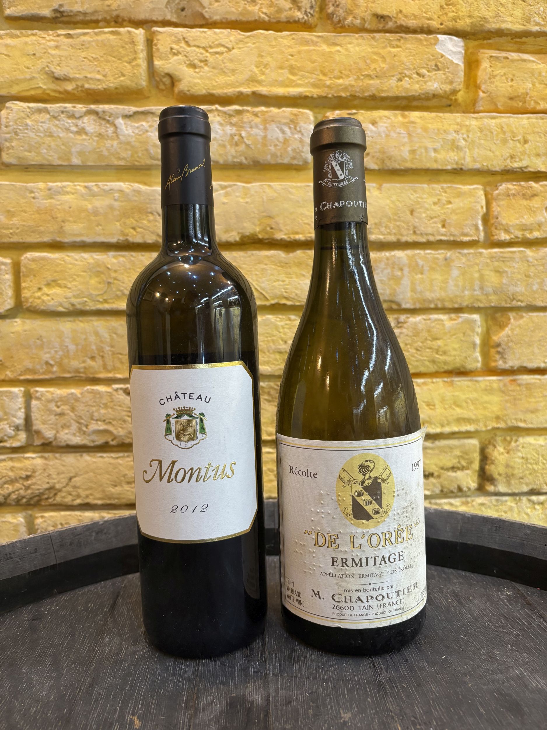2 bouteilles BLANCS DIVERS 