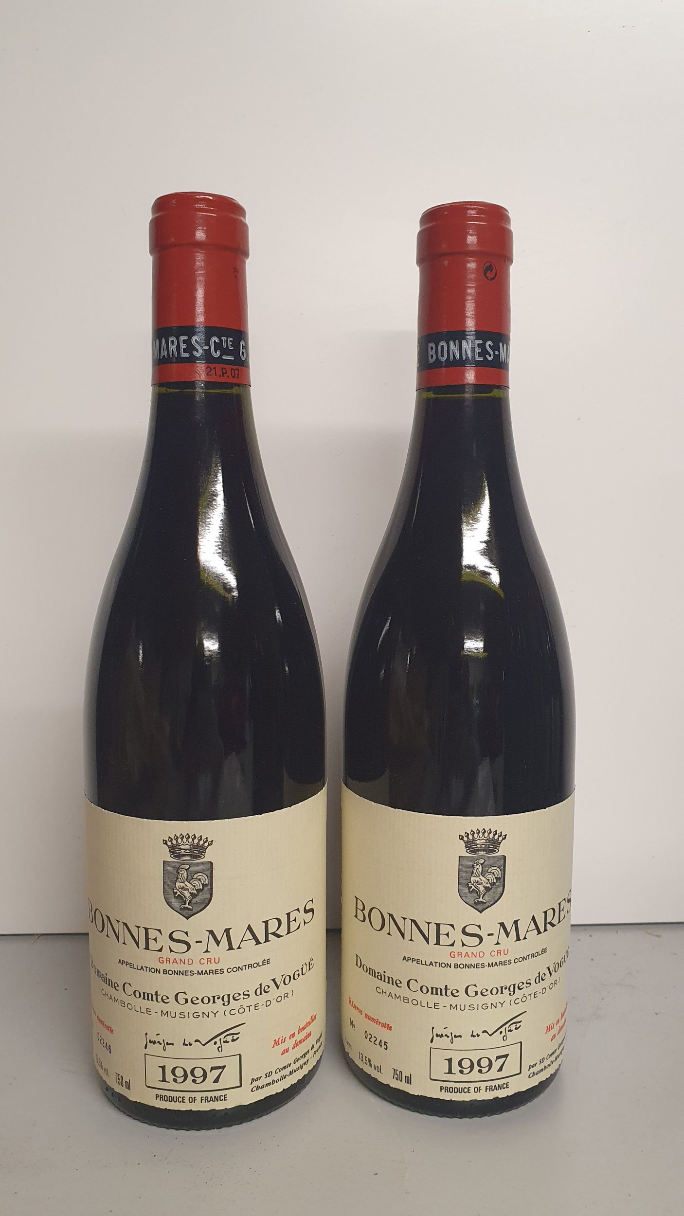 2 bouteilles BLANCS DIVERS :  | H&ocirc;tel Des Ventes de Monte-Carlo