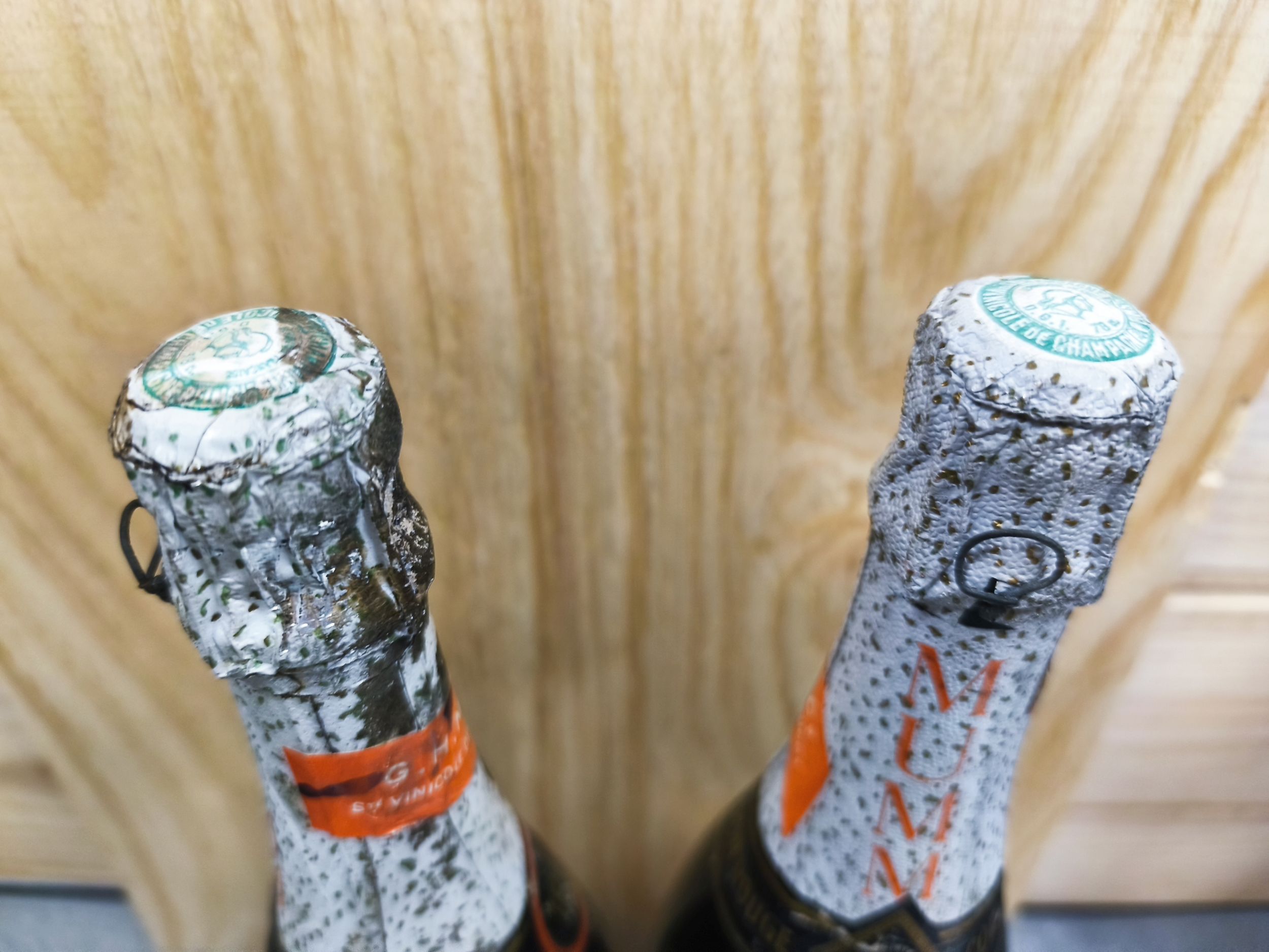 2 bouteilles  CHAMPAGNE  