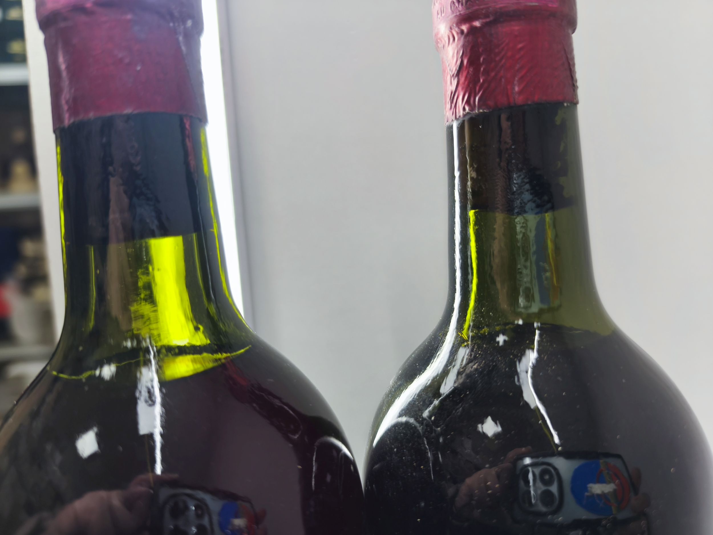 2 bouteilles  Château  COS-D'ESTOURNEL,:  | H&ocirc;tel Des Ventes de Monte-Carlo