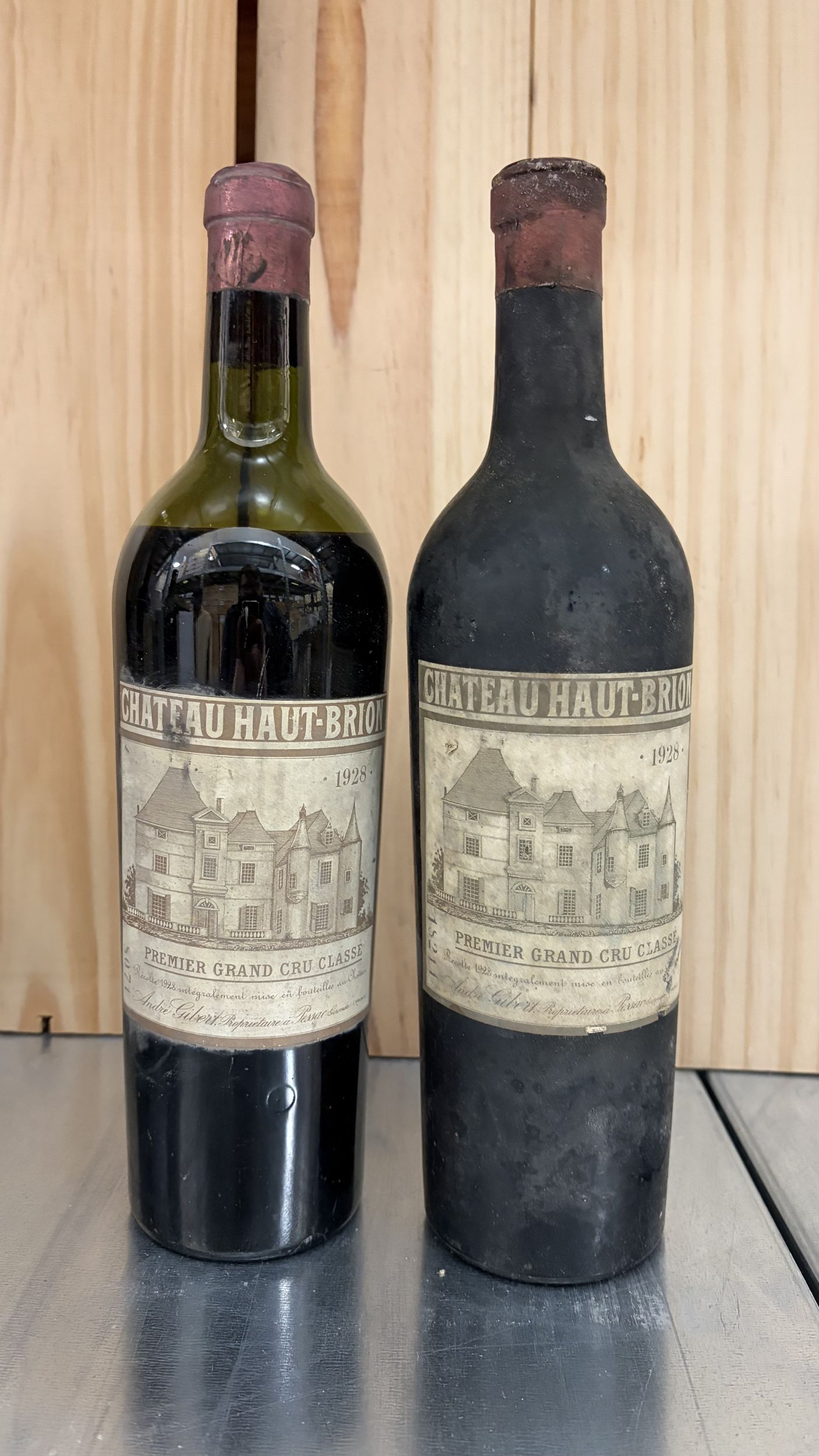 2 bouteilles  Château  HAUT-BRION,