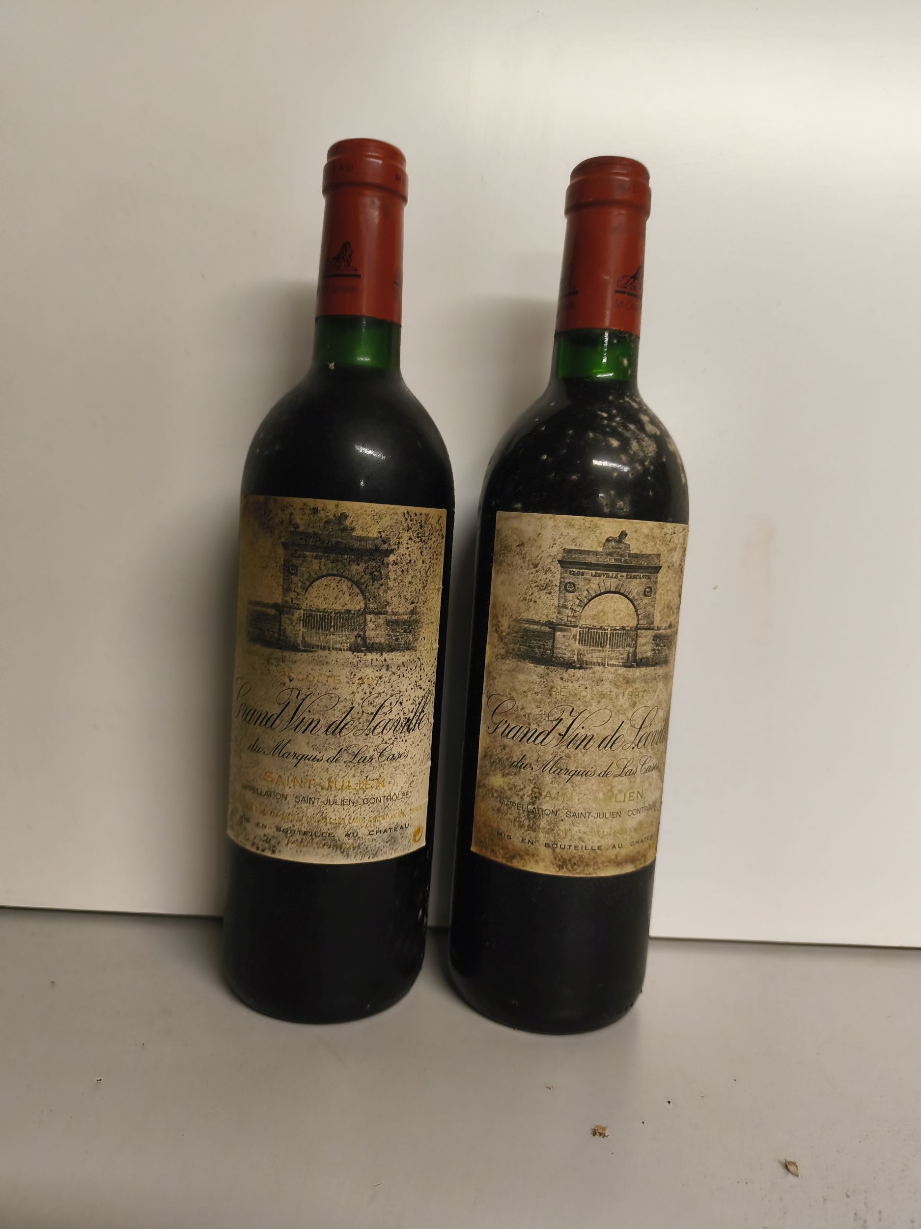 2 bouteilles BLANCS DIVERS :  | H&ocirc;tel Des Ventes de Monte-Carlo