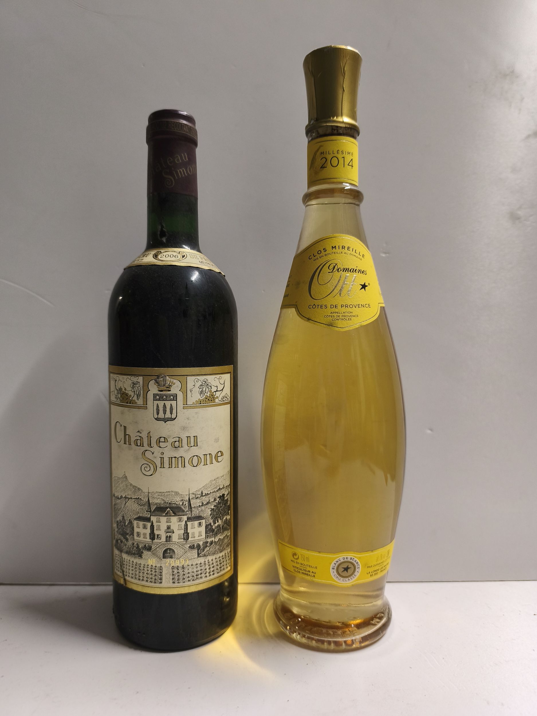 2 bouteilles BLANCS DIVERS :  | H&ocirc;tel Des Ventes de Monte-Carlo