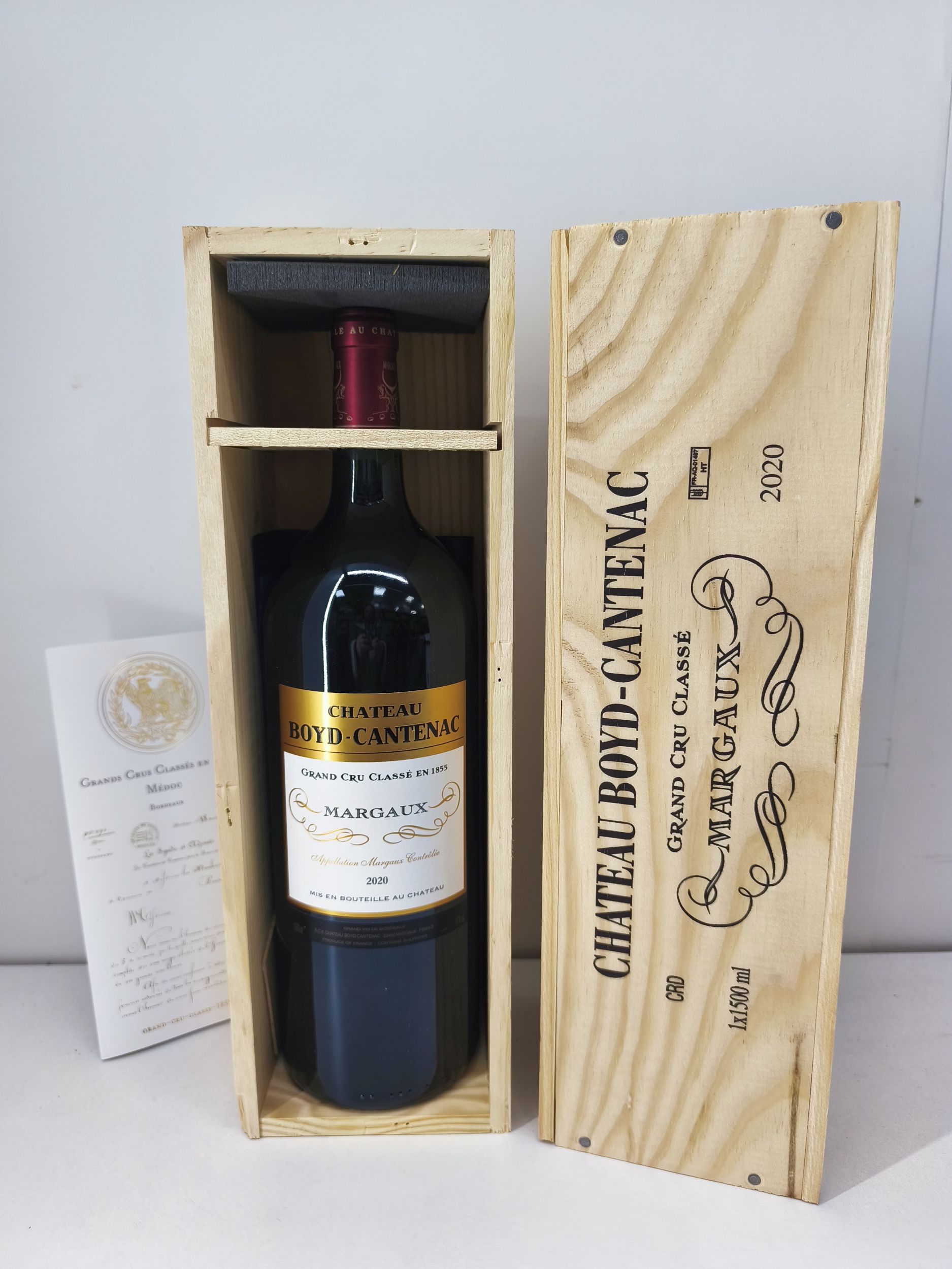 1  bouteille  PETRUS,:  | H&ocirc;tel Des Ventes de Monte-Carlo