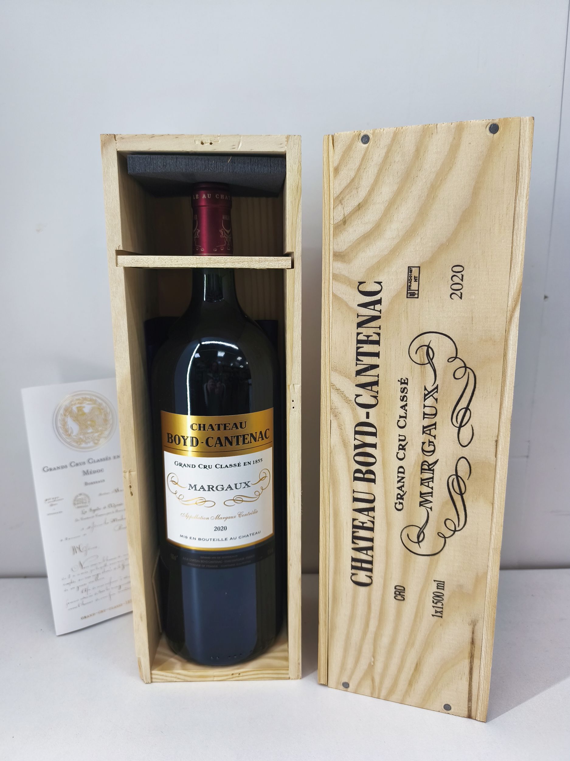 1  bouteille  PETRUS,:  | H&ocirc;tel Des Ventes de Monte-Carlo