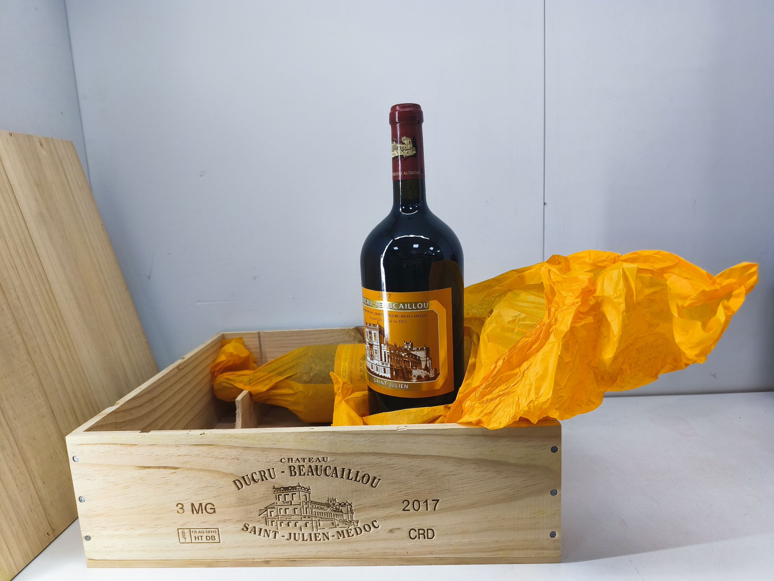 1  bouteille  PETRUS,:  | H&ocirc;tel Des Ventes de Monte-Carlo