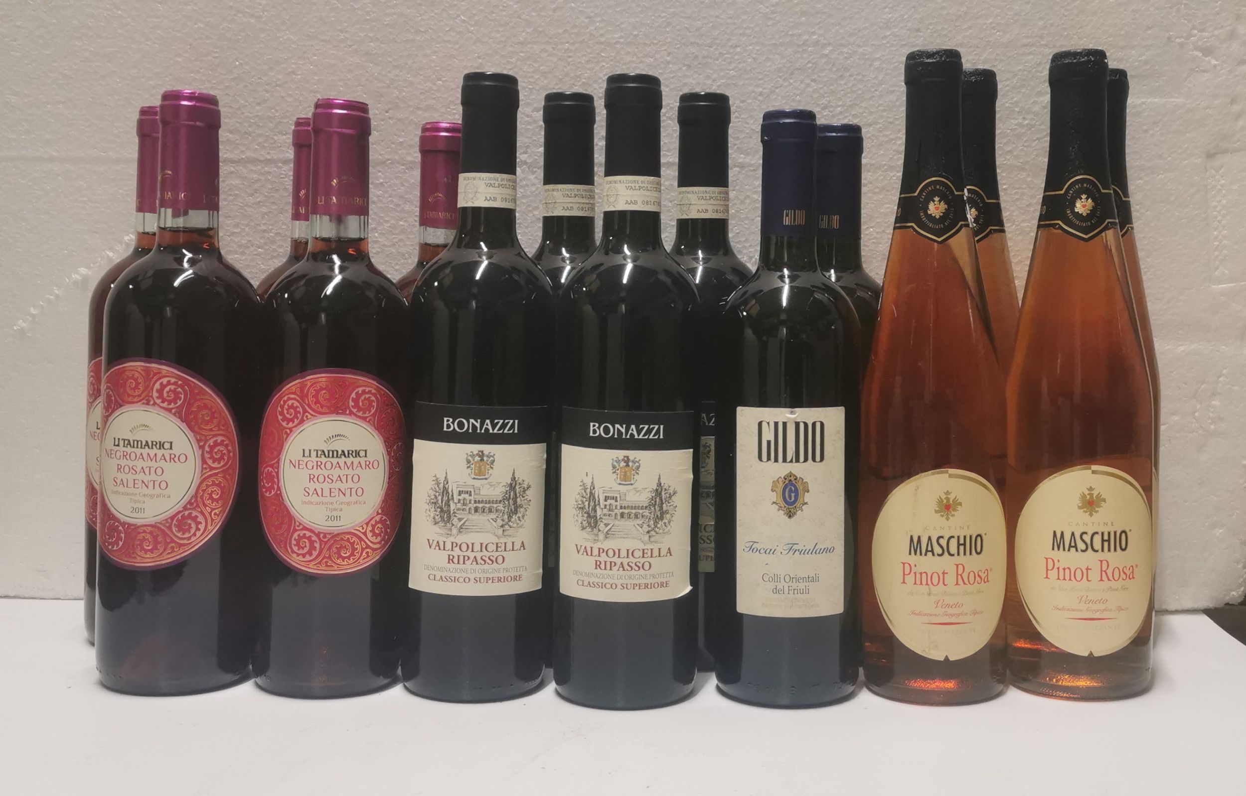 6 bouteilles CHAMPAGNE :  | H&ocirc;tel Des Ventes de Monte-Carlo