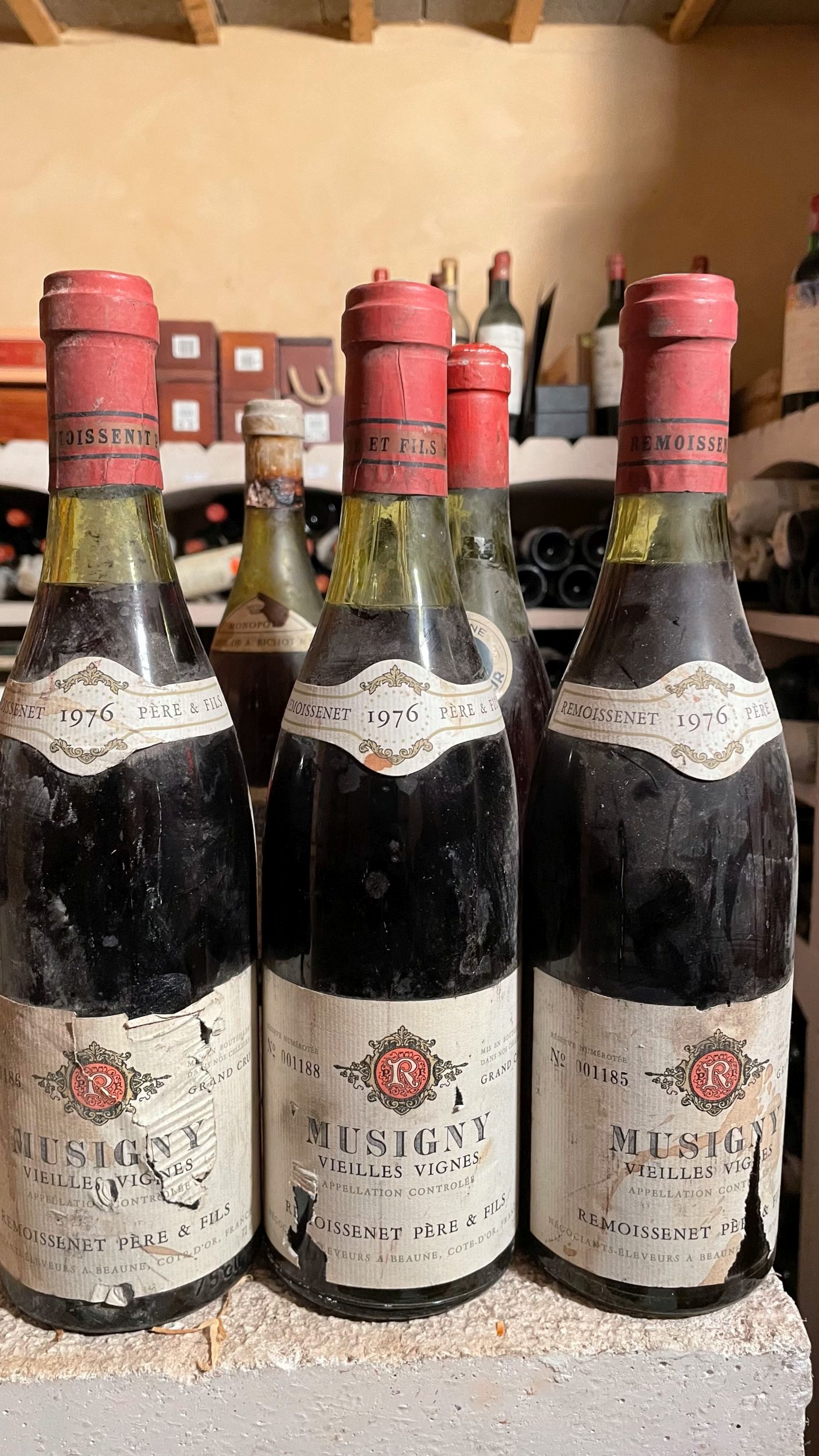 4 bouteilles :  | H&ocirc;tel Des Ventes de Monte-Carlo