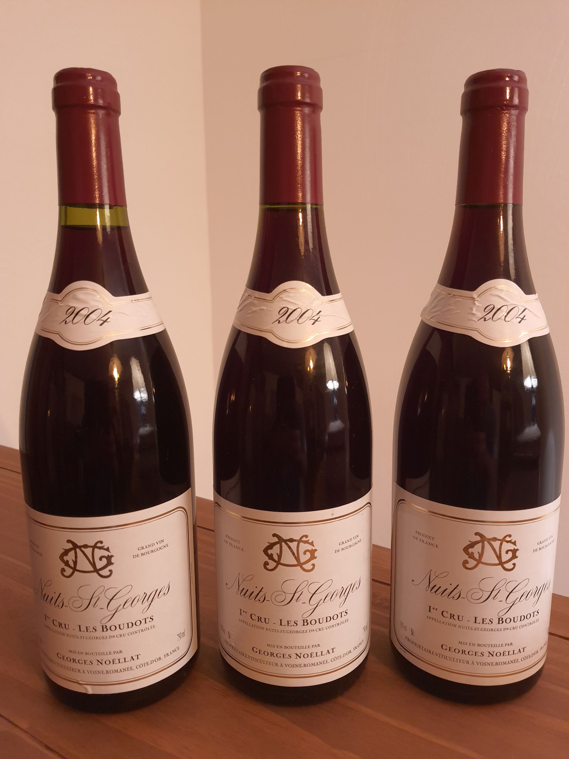 4 bouteilles :  | H&ocirc;tel Des Ventes de Monte-Carlo