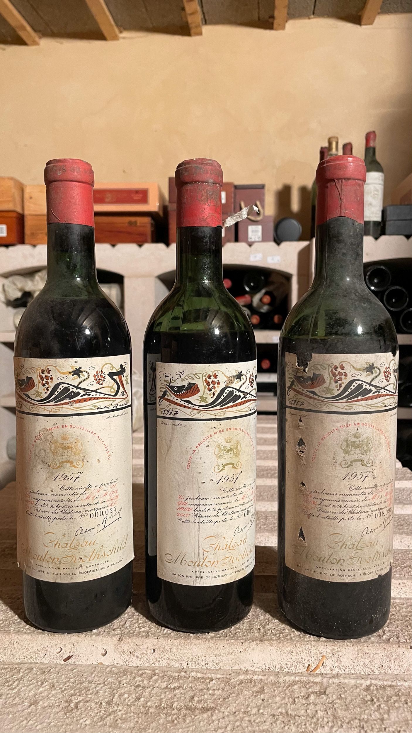 4 bouteilles :  | H&ocirc;tel Des Ventes de Monte-Carlo