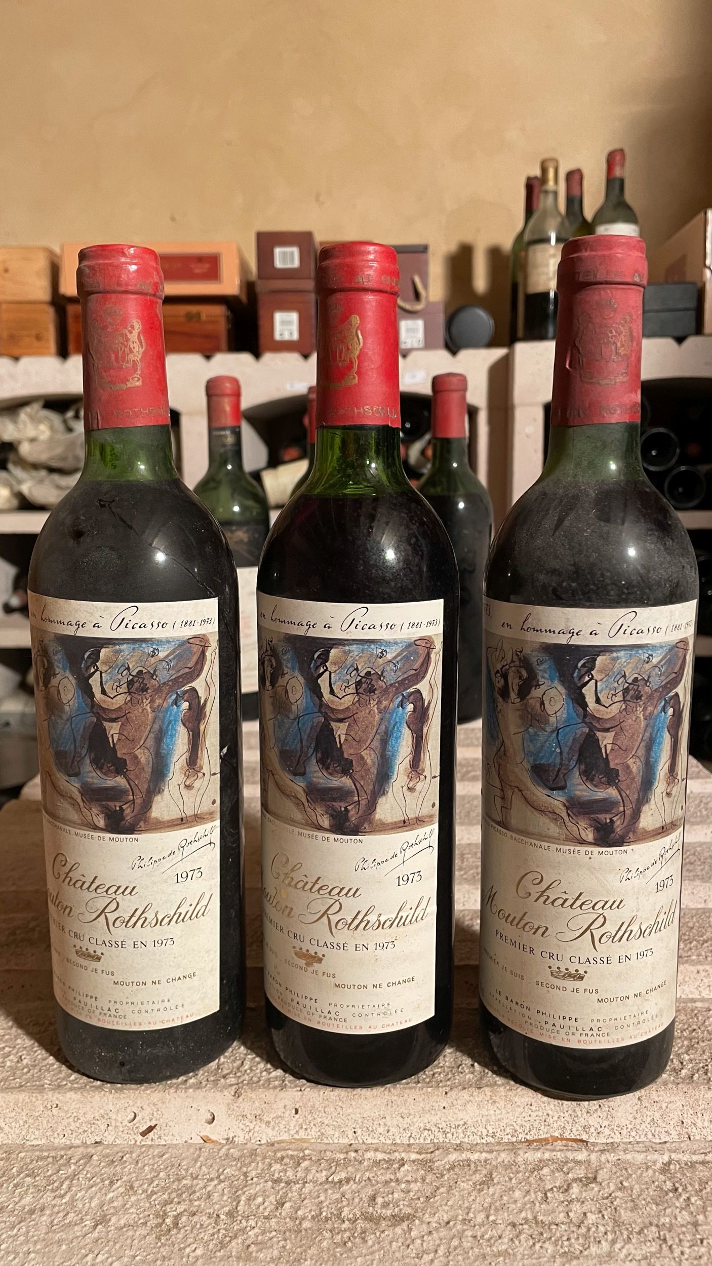 4 bouteilles :  | H&ocirc;tel Des Ventes de Monte-Carlo