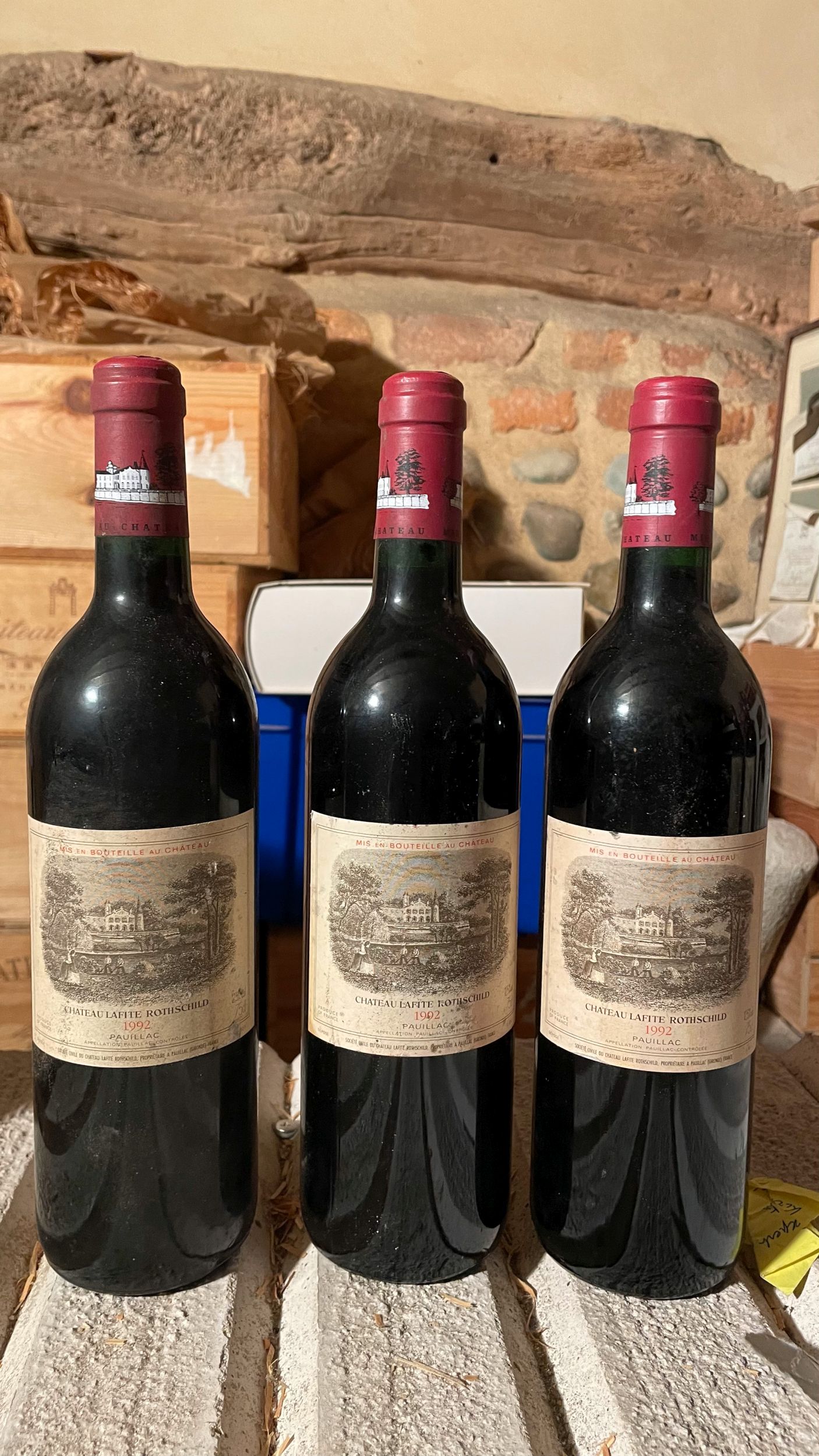 4 bouteilles :  | H&ocirc;tel Des Ventes de Monte-Carlo