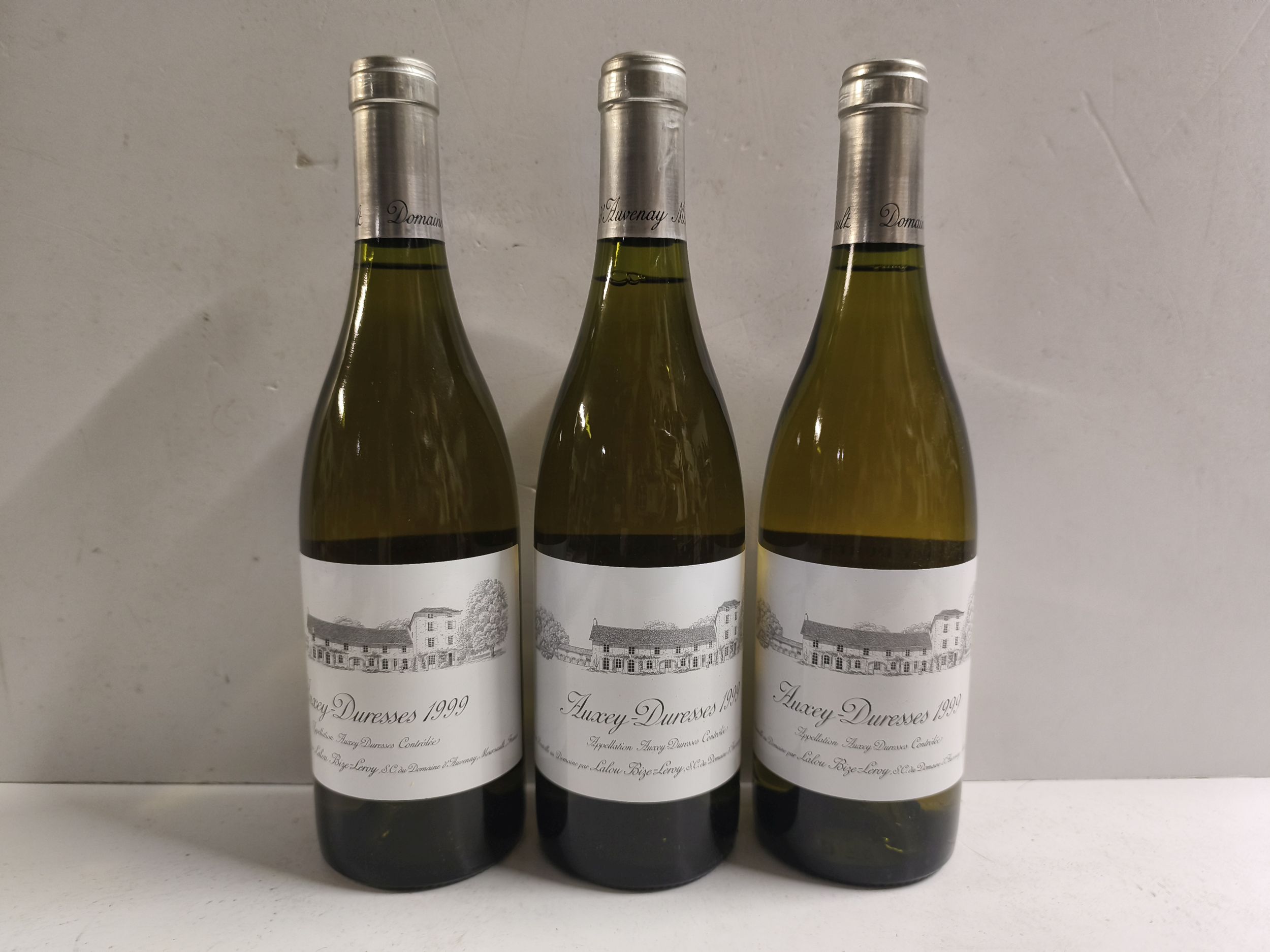 2 bouteilles BLANCS DIVERS :  | H&ocirc;tel Des Ventes de Monte-Carlo