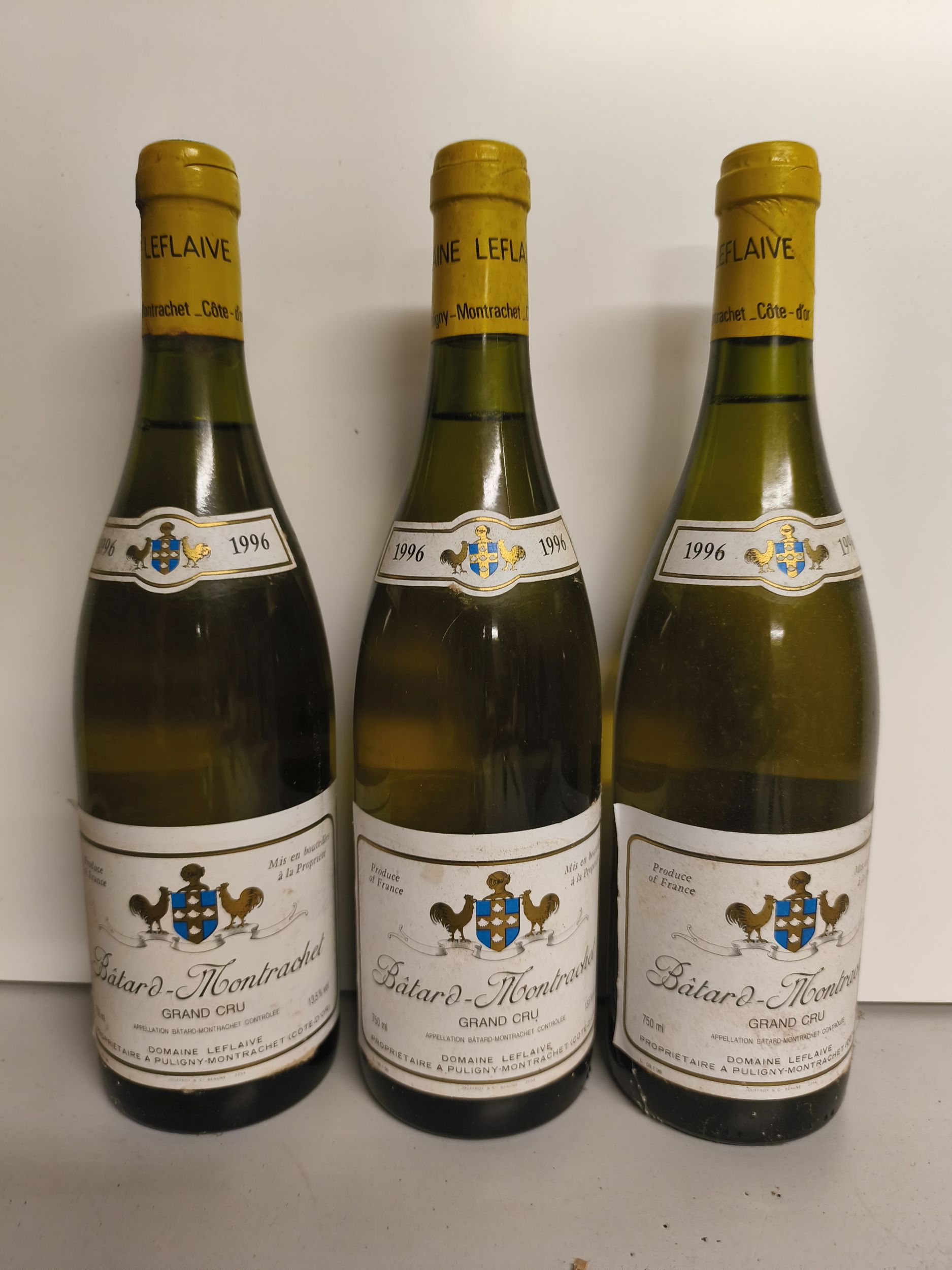 2 bouteilles BLANCS DIVERS :  | H&ocirc;tel Des Ventes de Monte-Carlo