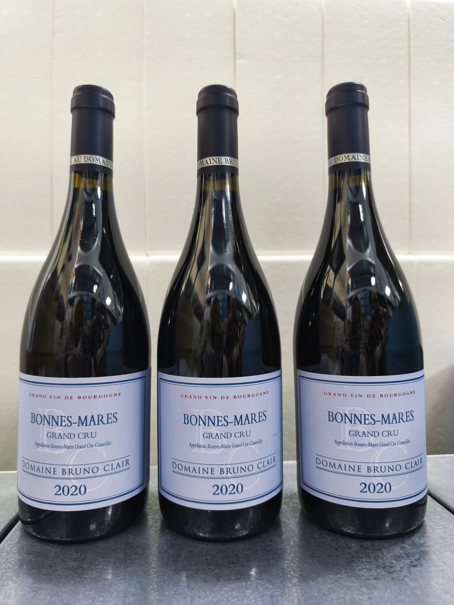 4 bouteilles BOURGOGNE:  | H&ocirc;tel Des Ventes de Monte-Carlo