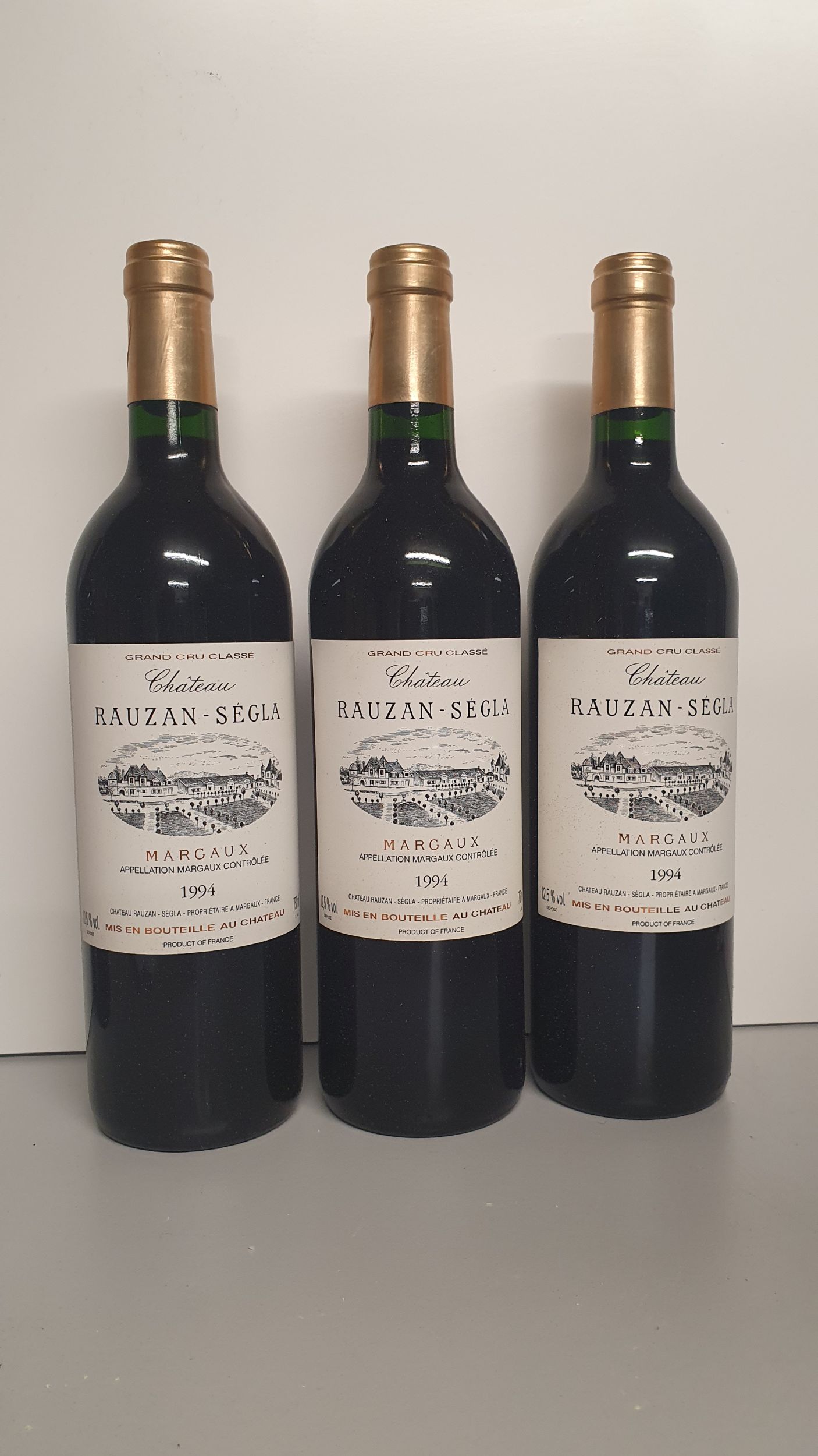 3 bouteilles  BAROLO :  | H&ocirc;tel Des Ventes de Monte-Carlo