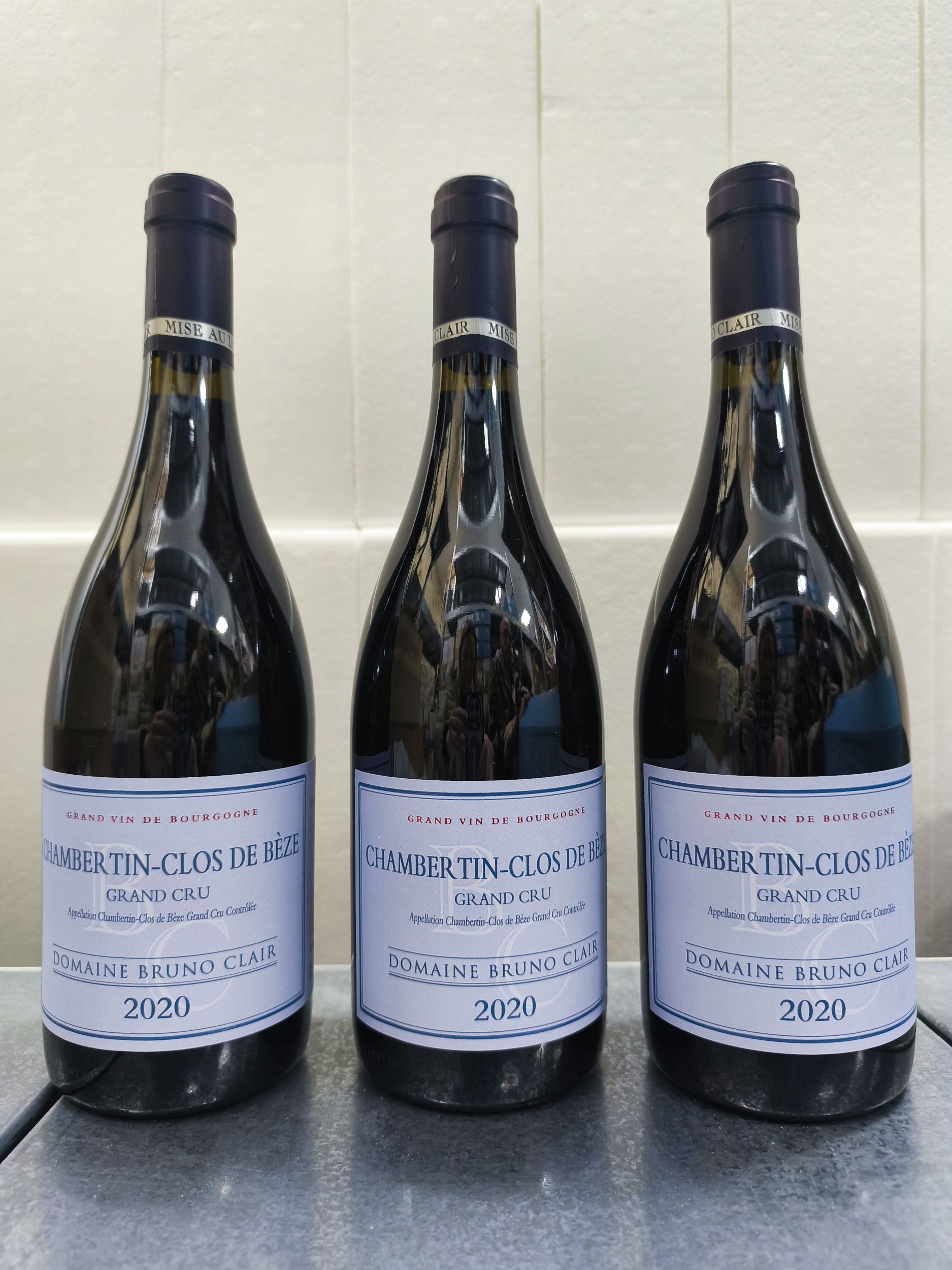 4 bouteilles BOURGOGNE:  | H&ocirc;tel Des Ventes de Monte-Carlo