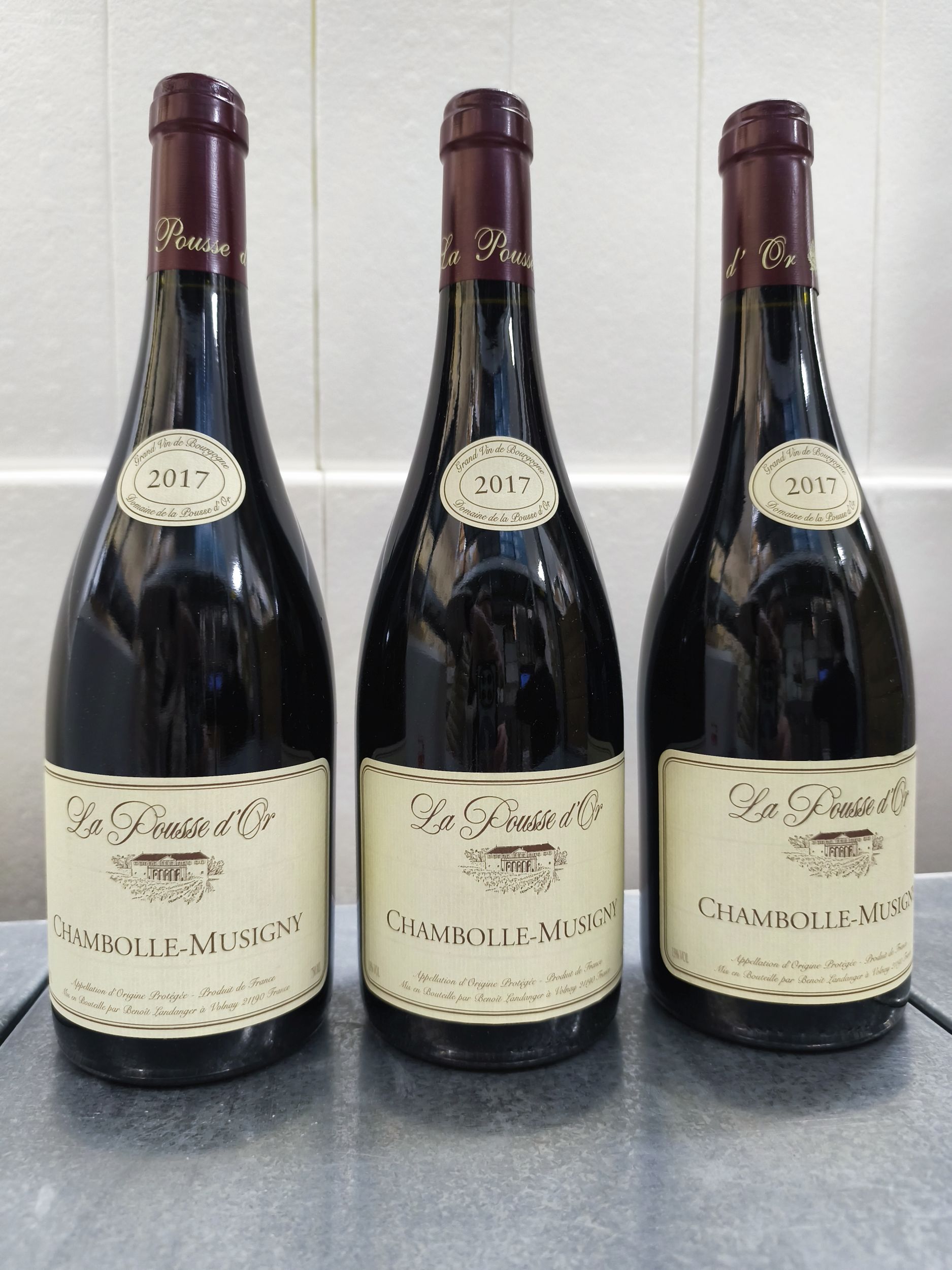 4 bouteilles BOURGOGNE:  | H&ocirc;tel Des Ventes de Monte-Carlo