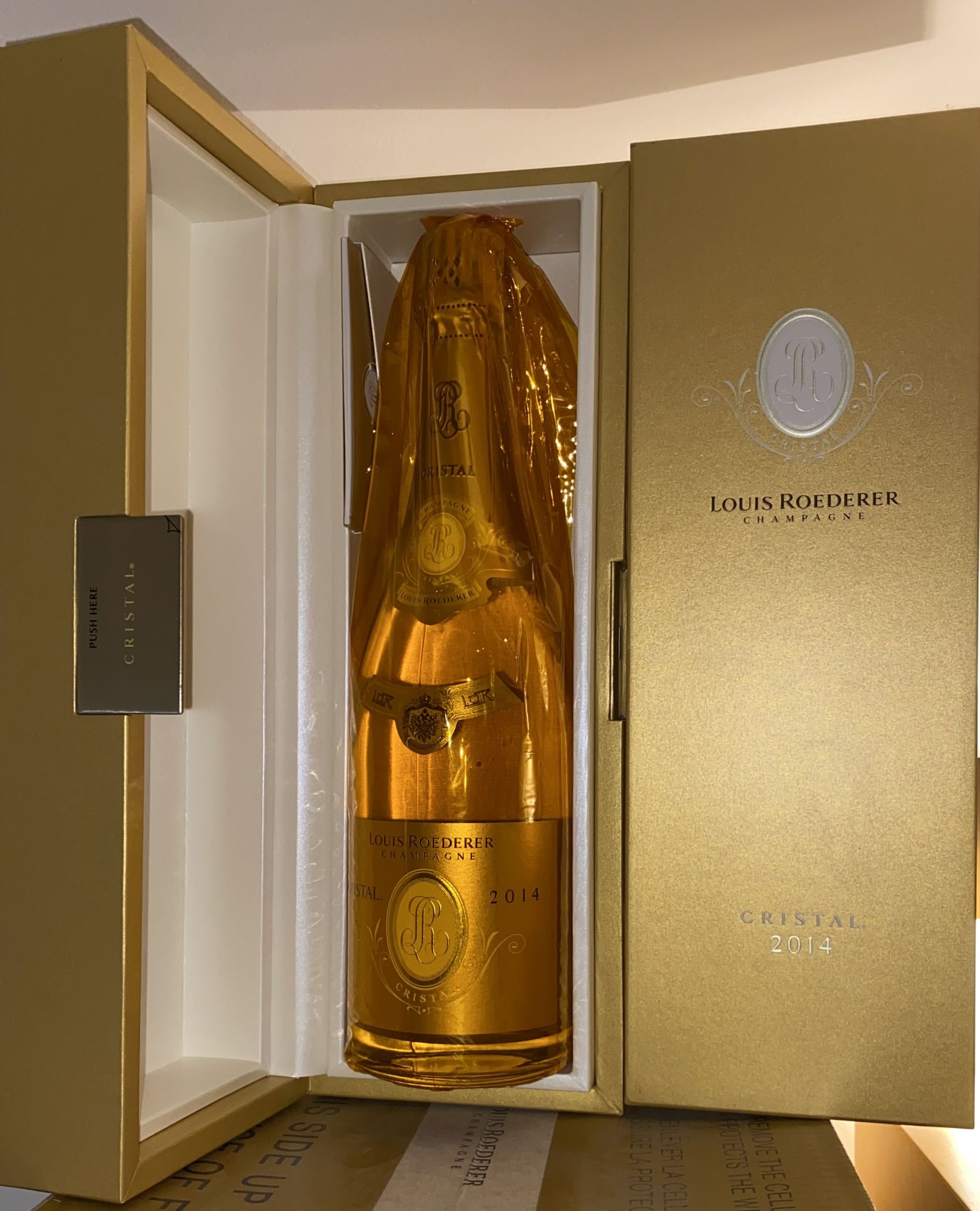 1 bouteille CHAMPAGNE :  | H&ocirc;tel Des Ventes de Monte-Carlo