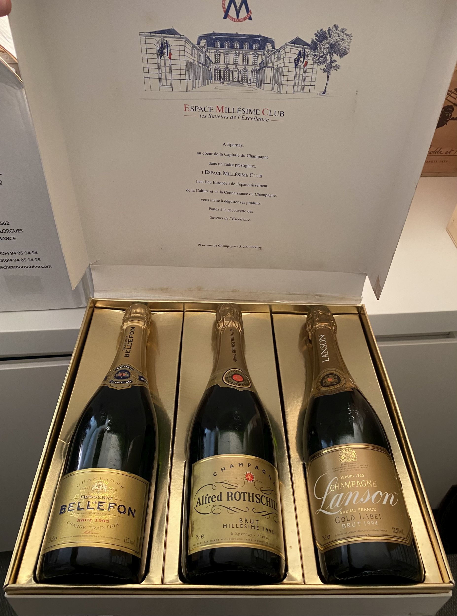 1 bouteille CHAMPAGNE :  | H&ocirc;tel Des Ventes de Monte-Carlo