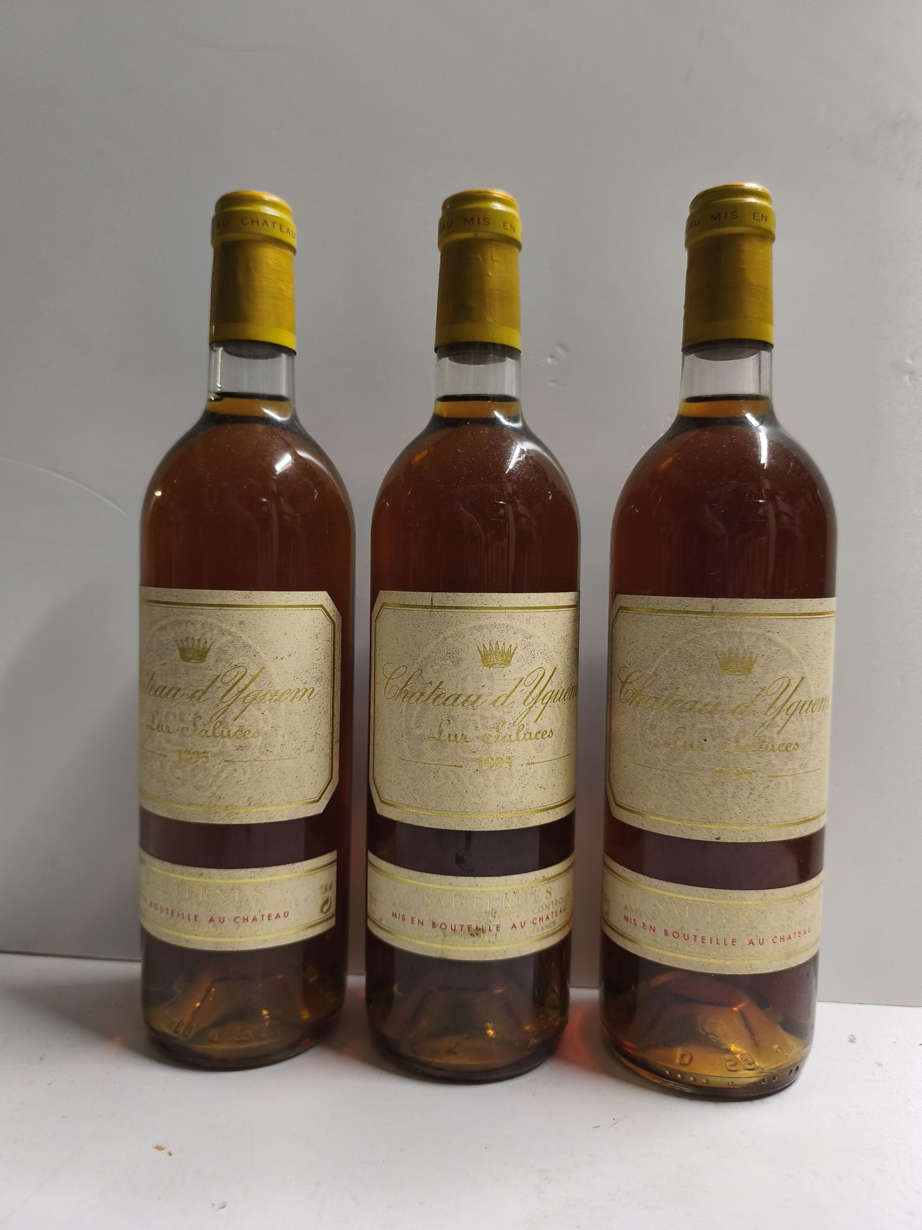 2 bouteilles BLANCS DIVERS :  | H&ocirc;tel Des Ventes de Monte-Carlo