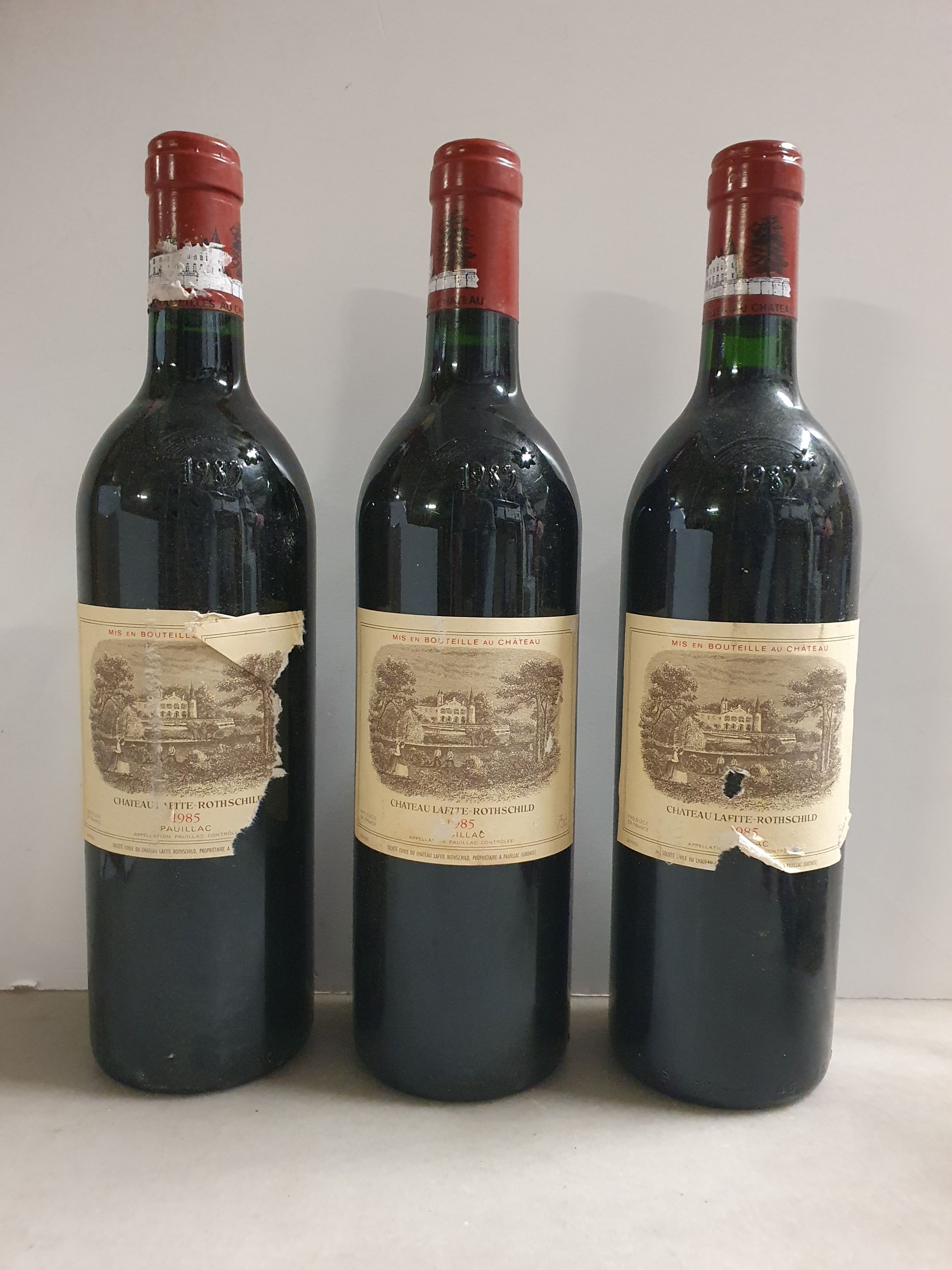 2 bouteilles BLANCS DIVERS :  | H&ocirc;tel Des Ventes de Monte-Carlo