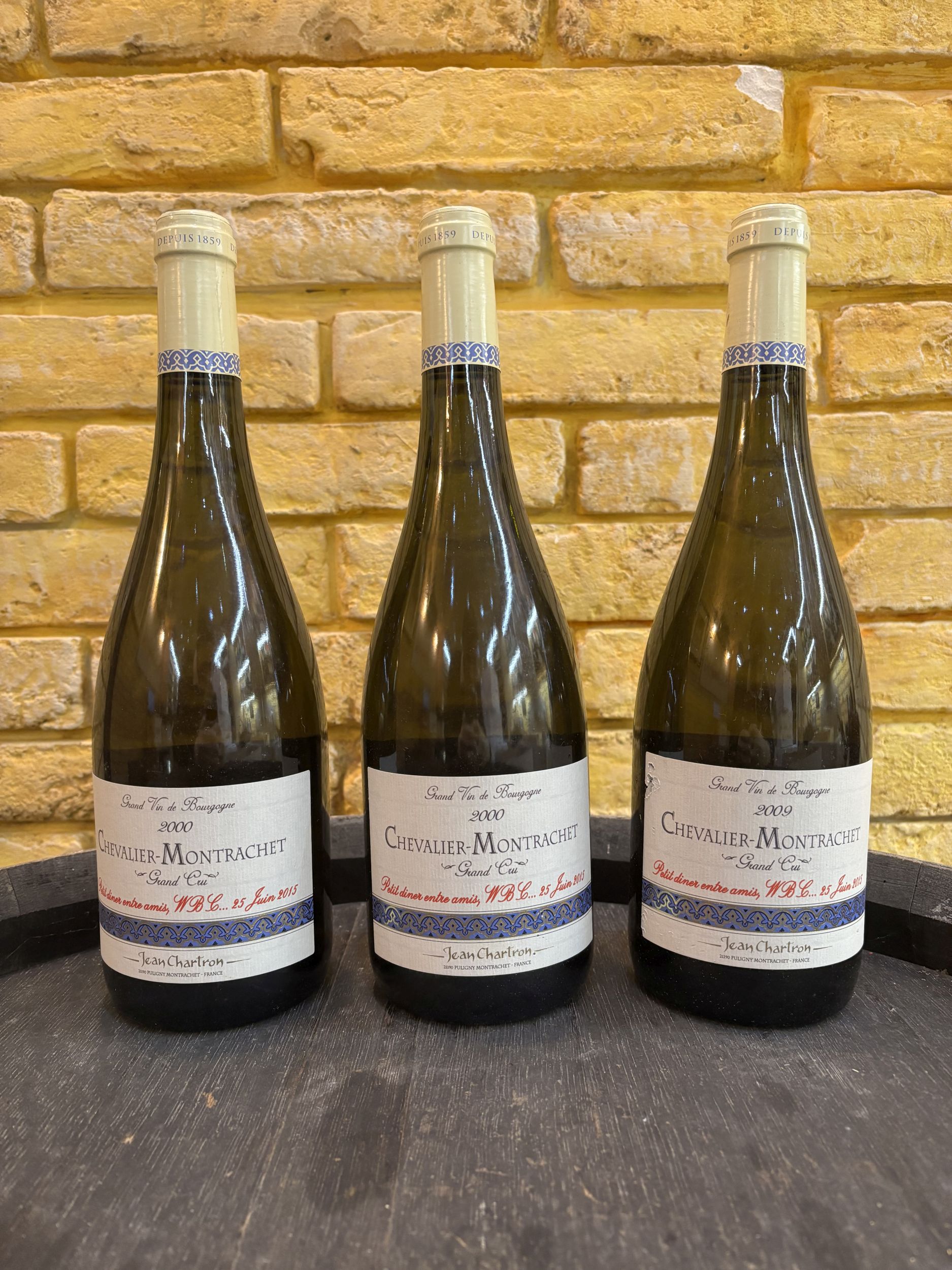 2 bouteilles BLANCS DIVERS :  | H&ocirc;tel Des Ventes de Monte-Carlo