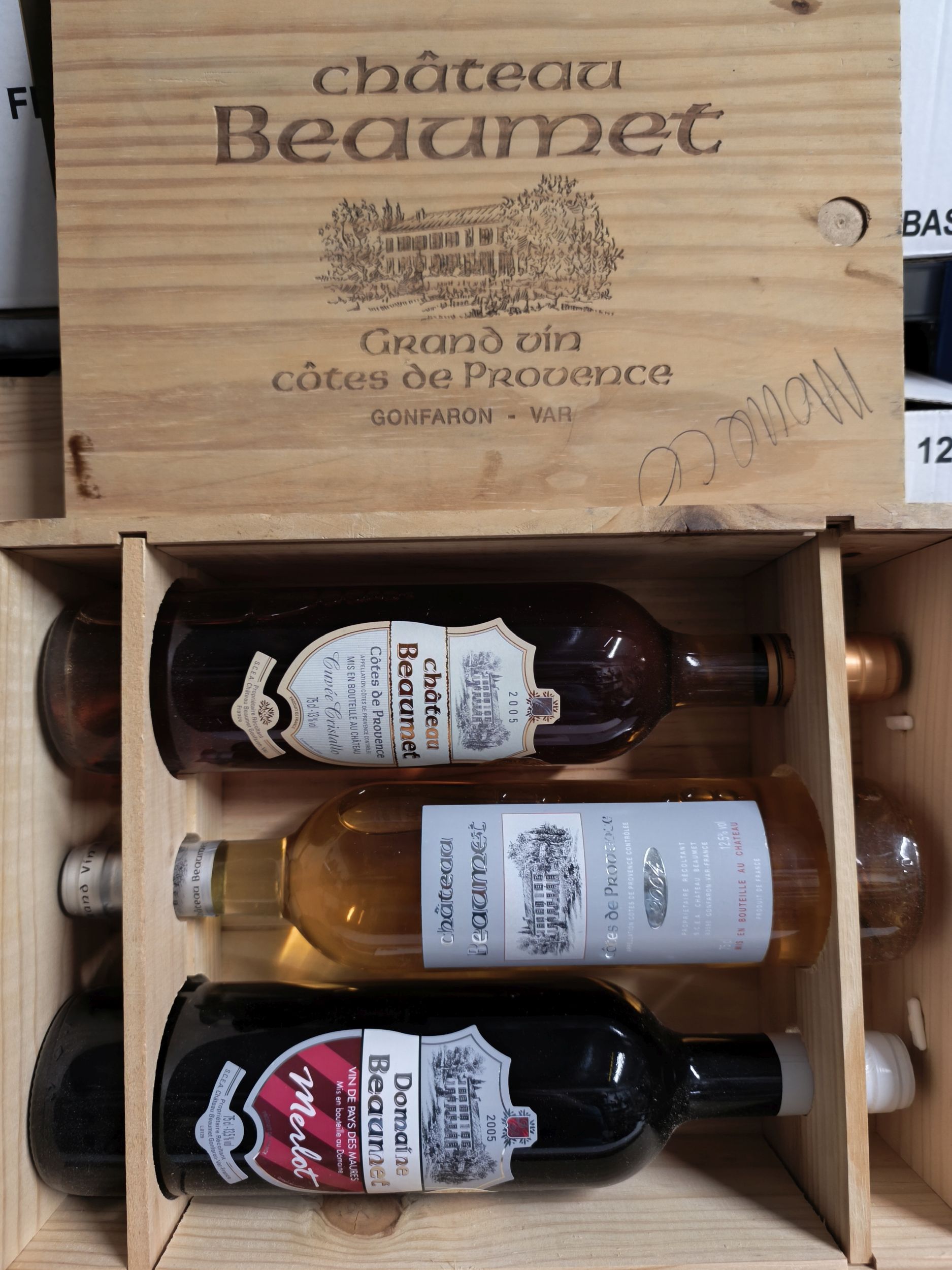 2 bouteilles BLANCS DIVERS :  | H&ocirc;tel Des Ventes de Monte-Carlo