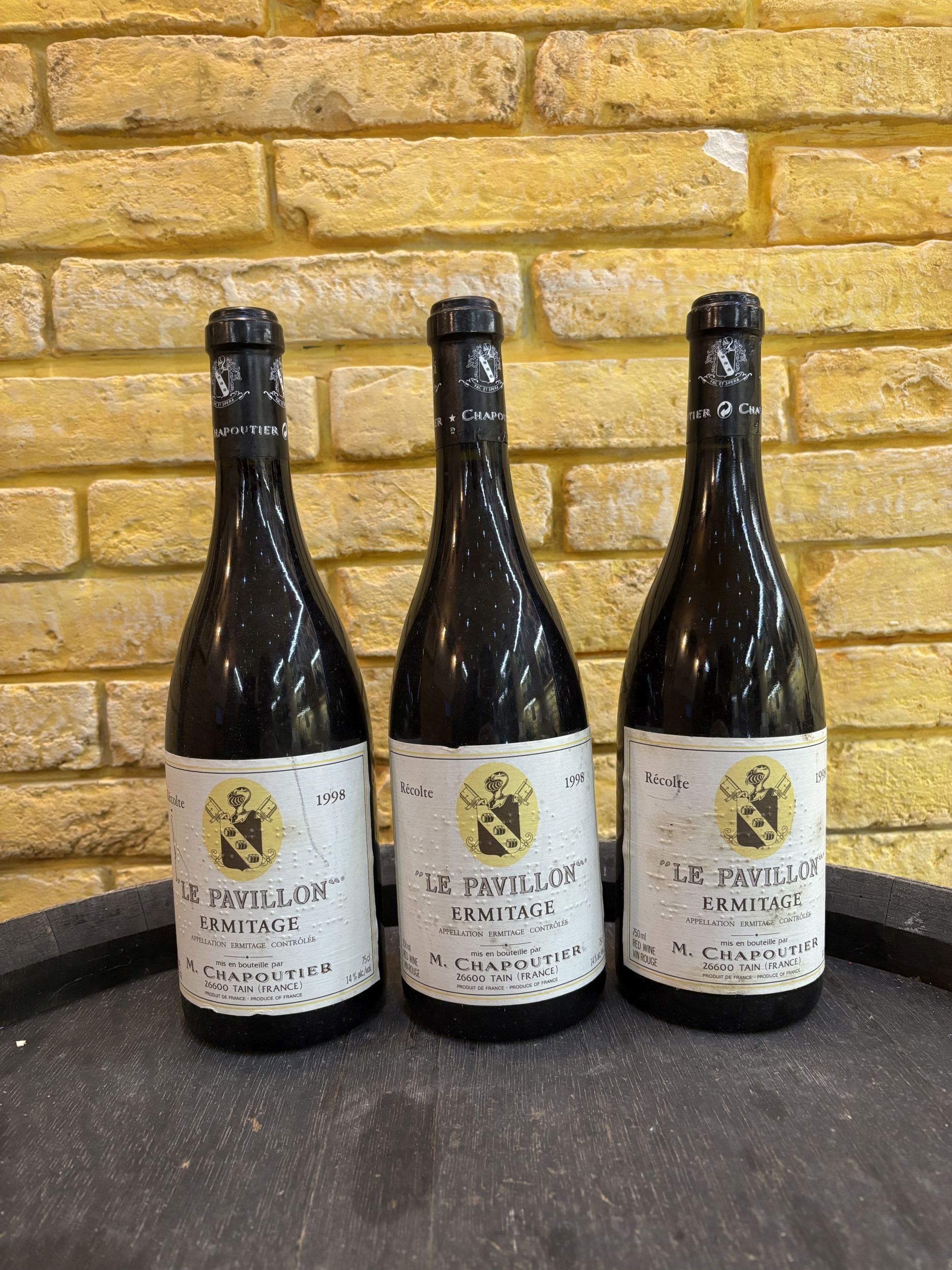 2 bouteilles BLANCS DIVERS :  | H&ocirc;tel Des Ventes de Monte-Carlo