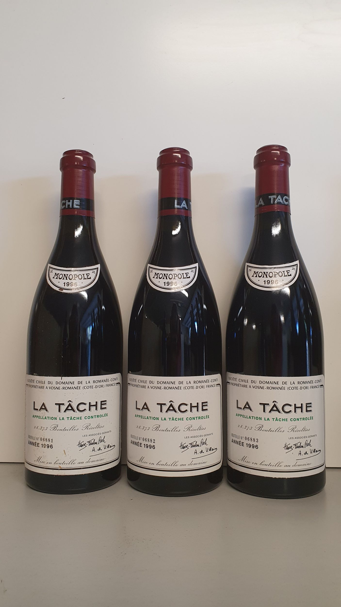 6 bouteilles CHAMPAGNE :  | H&ocirc;tel Des Ventes de Monte-Carlo