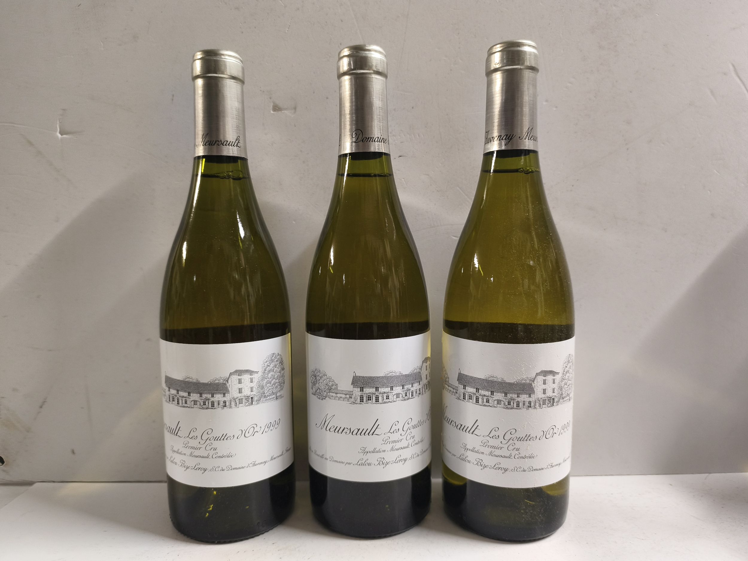 2 bouteilles BLANCS DIVERS :  | H&ocirc;tel Des Ventes de Monte-Carlo