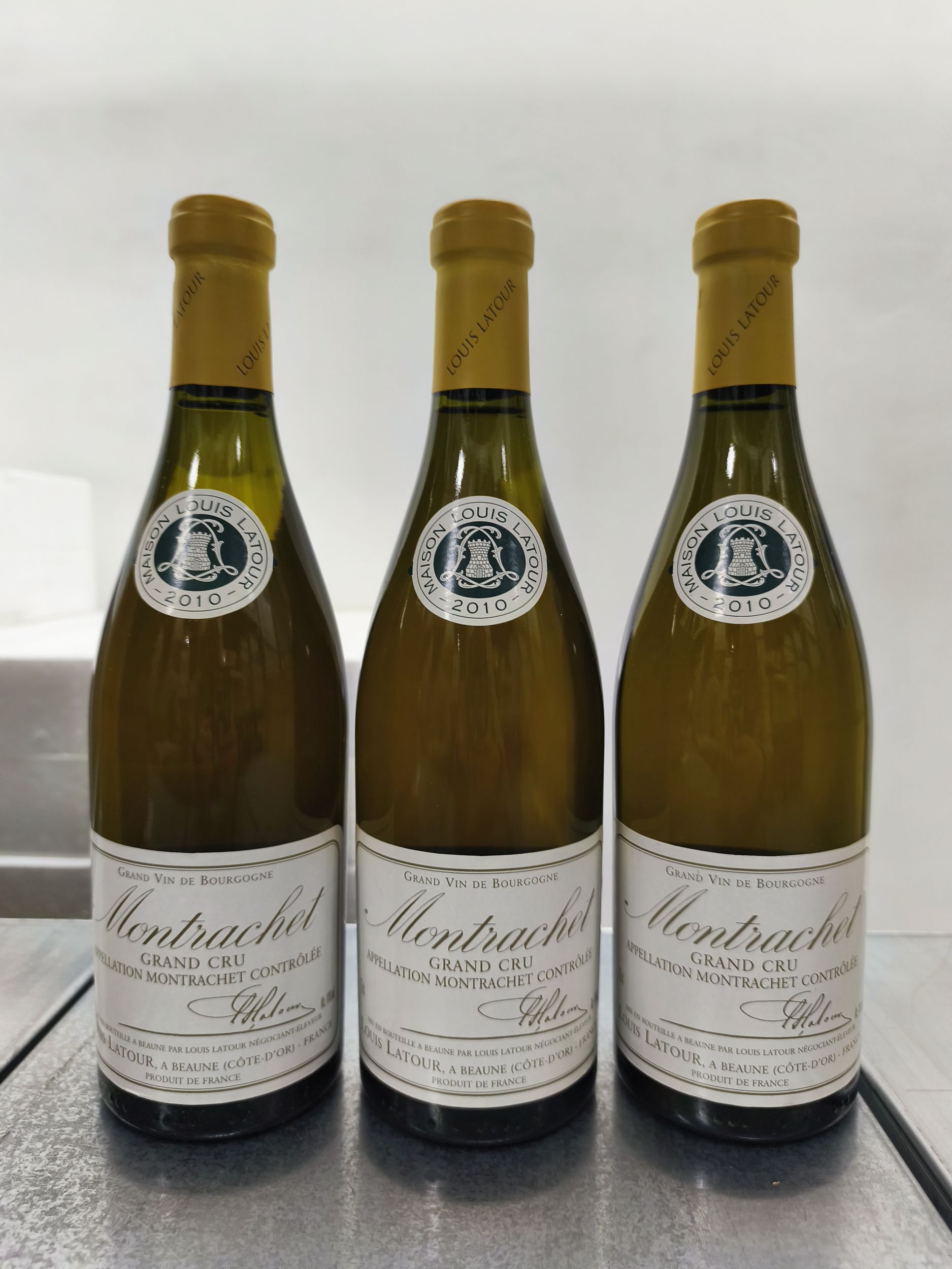 3 bouteilles  MONTRACHET,