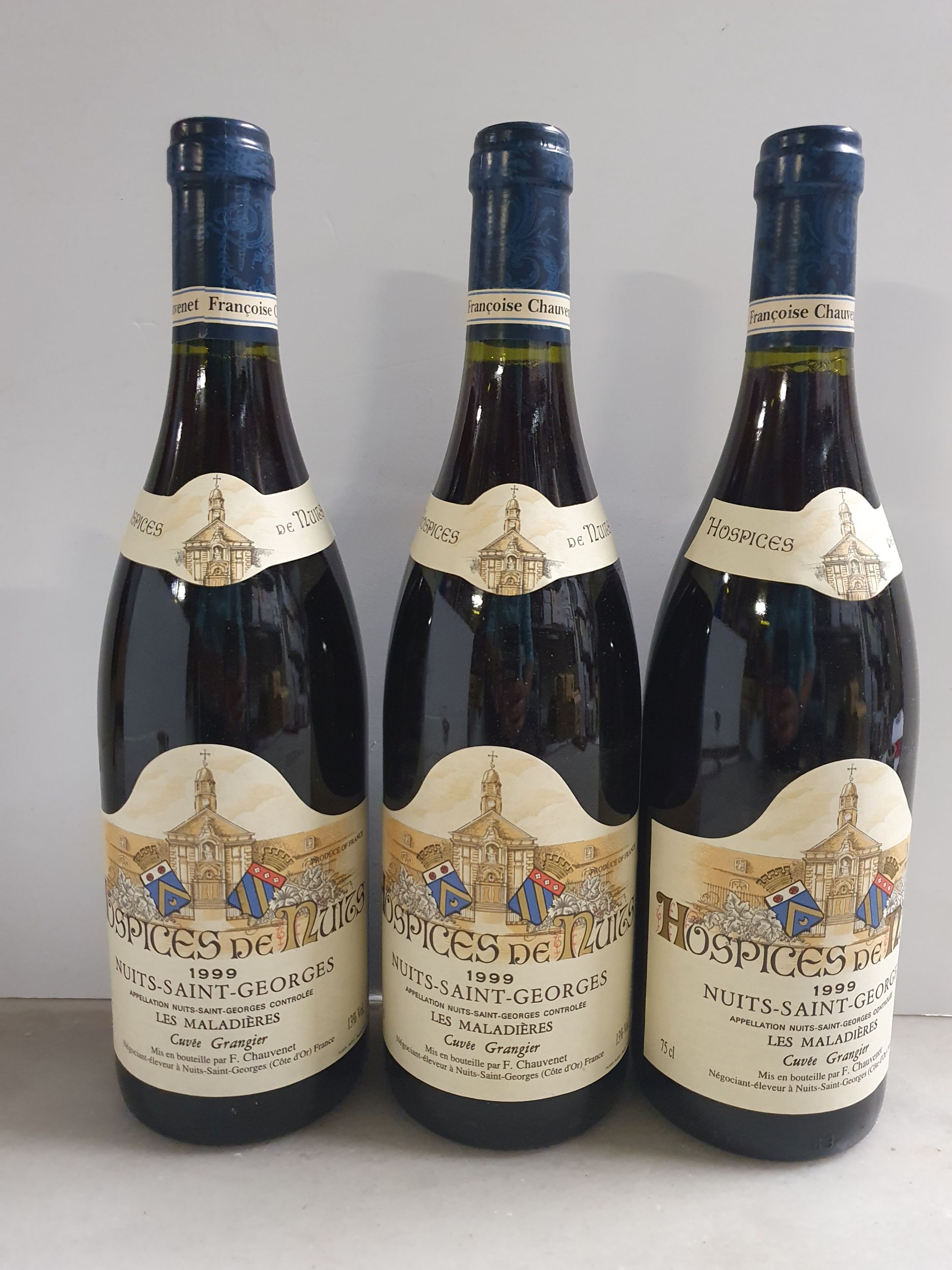3 bouteilles  POMMARD :  | H&ocirc;tel Des Ventes de Monte-Carlo