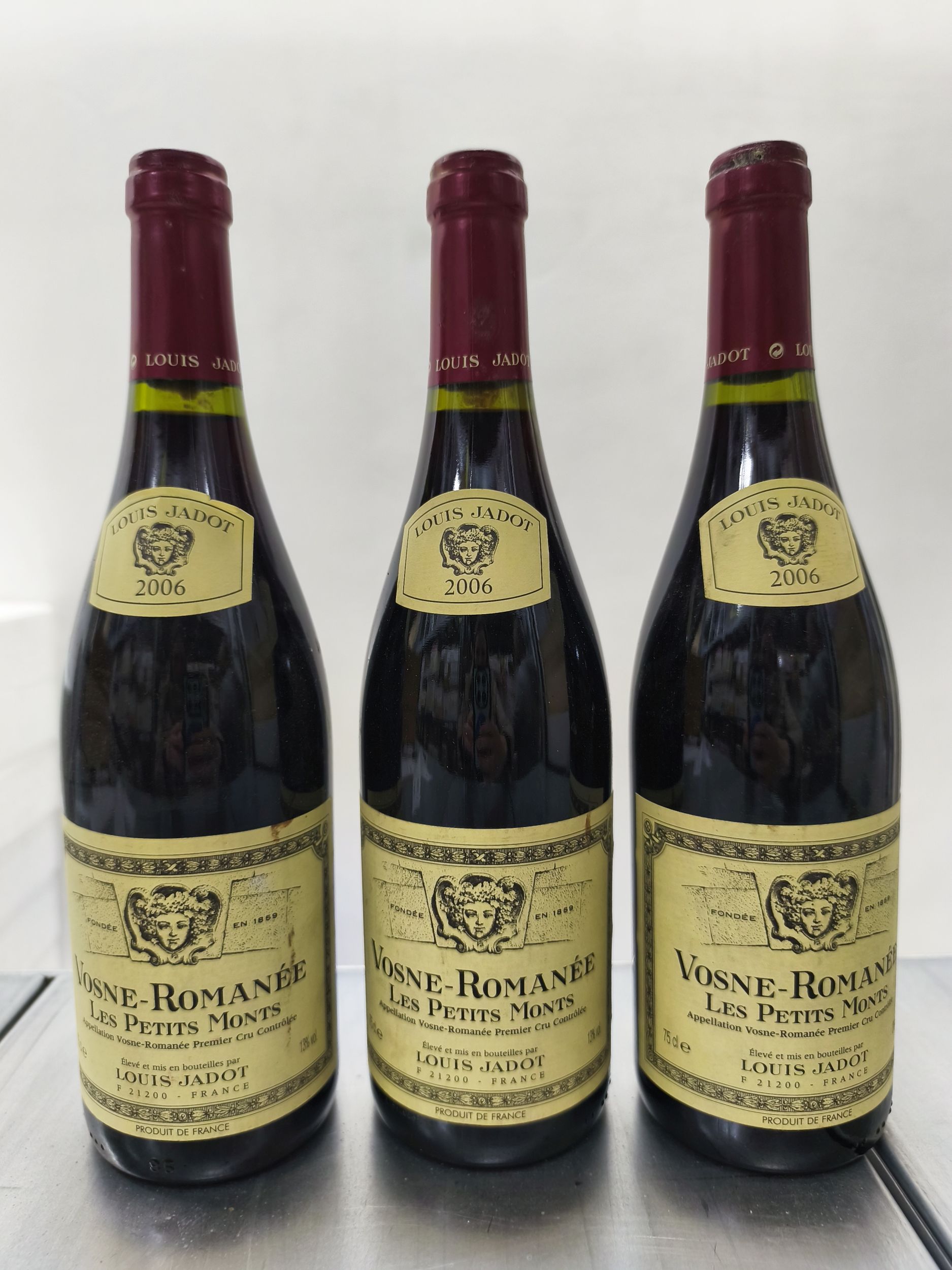 4 bouteilles BOURGOGNE:  | H&ocirc;tel Des Ventes de Monte-Carlo
