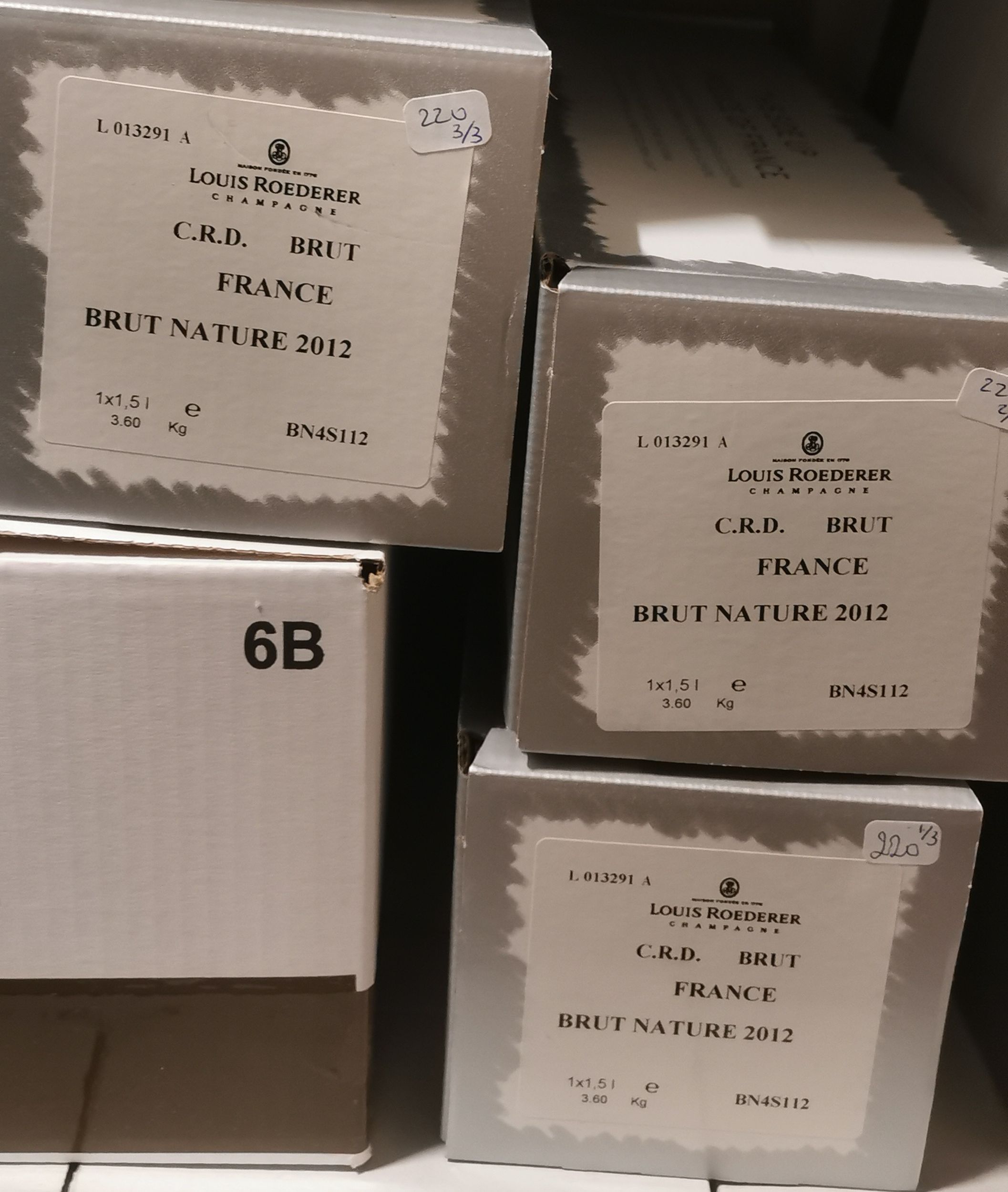 6 bouteilles CHAMPAGNE :  | H&ocirc;tel Des Ventes de Monte-Carlo