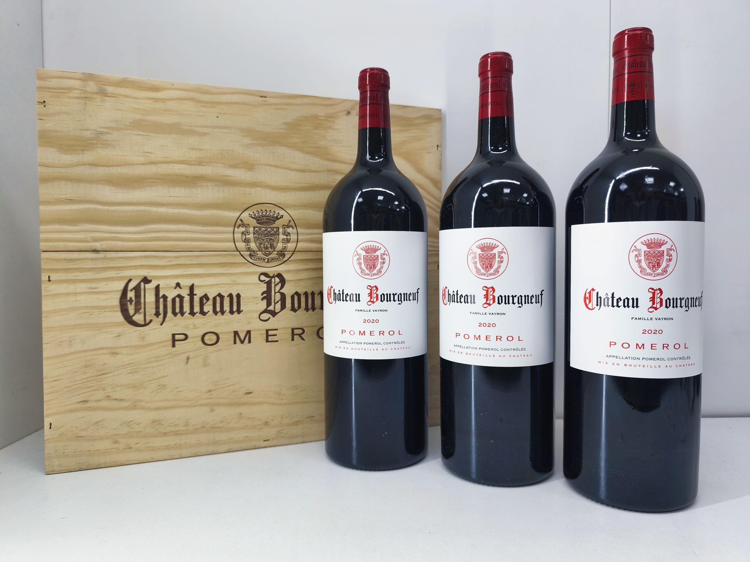 1  bouteille  PETRUS,:  | H&ocirc;tel Des Ventes de Monte-Carlo