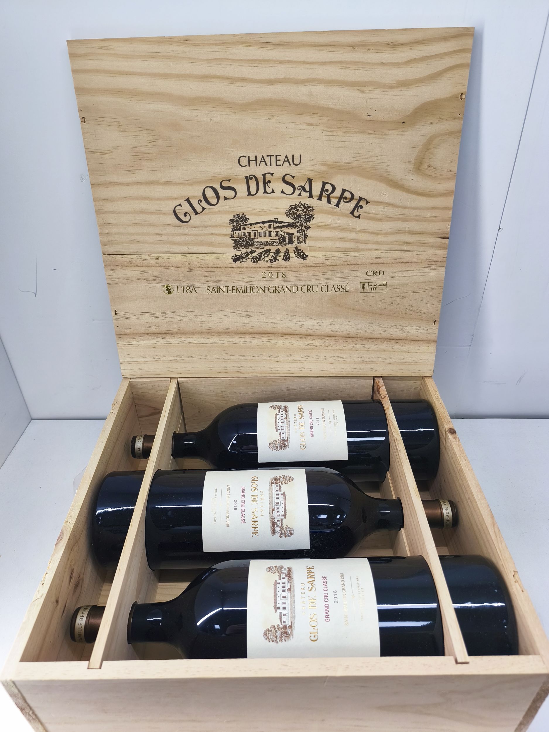 1  bouteille  PETRUS,:  | H&ocirc;tel Des Ventes de Monte-Carlo