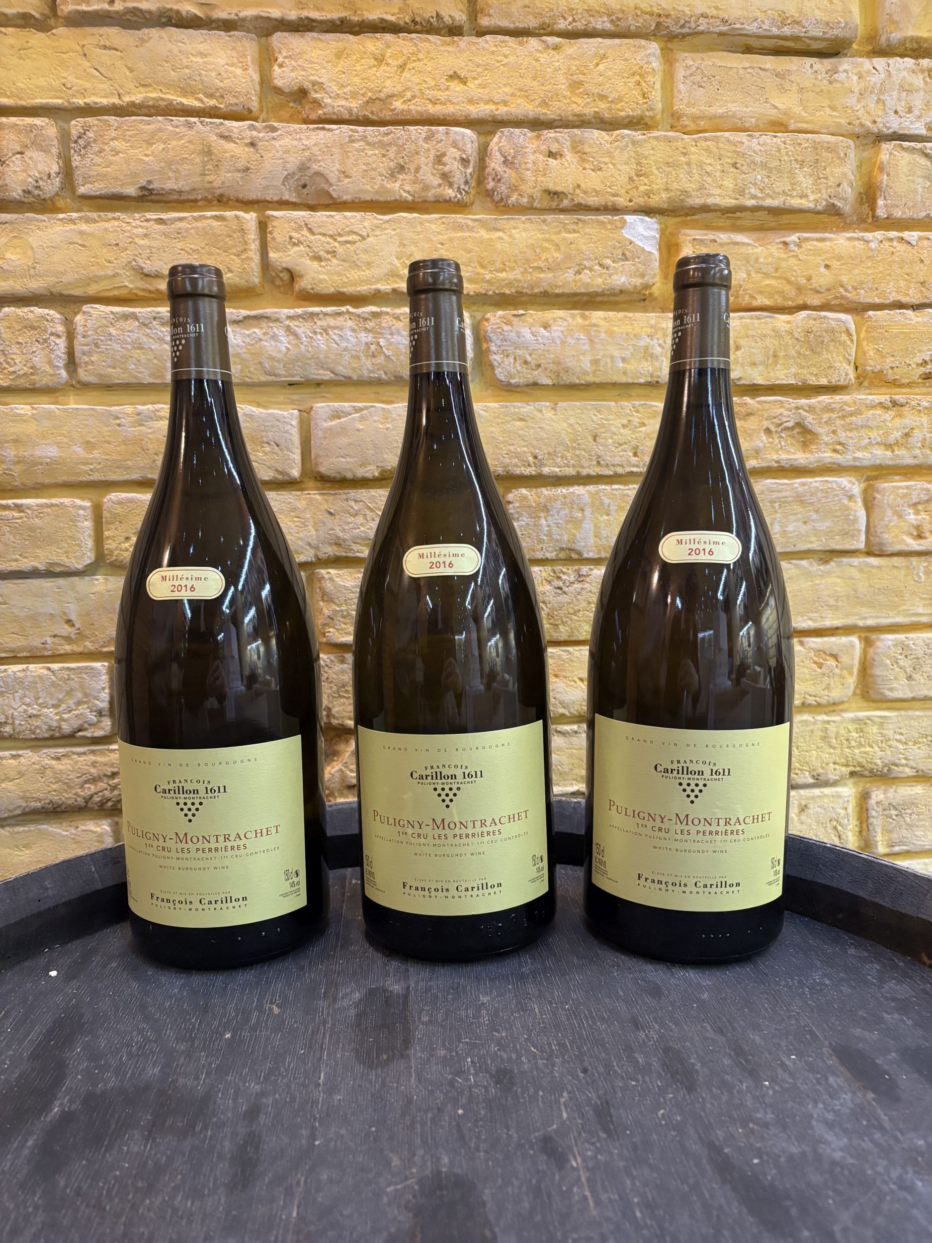 2 bouteilles BLANCS DIVERS :  | H&ocirc;tel Des Ventes de Monte-Carlo