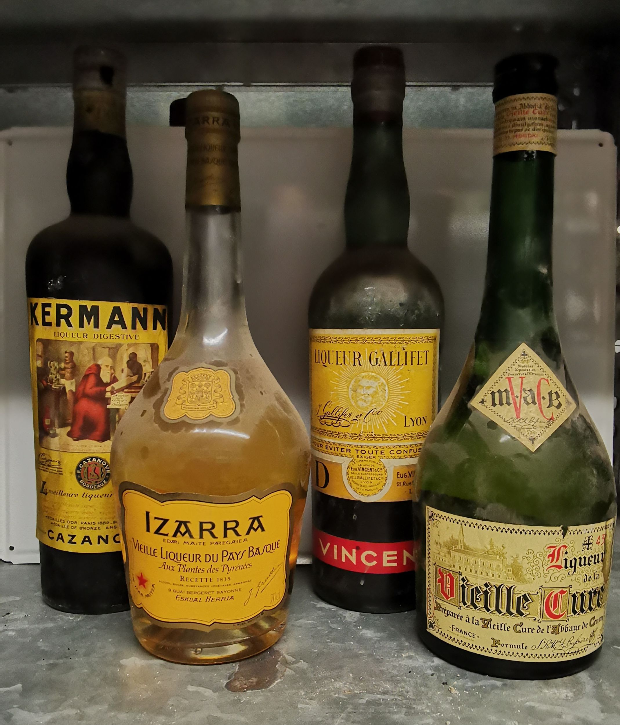 4 bouteilles :  | H&ocirc;tel Des Ventes de Monte-Carlo
