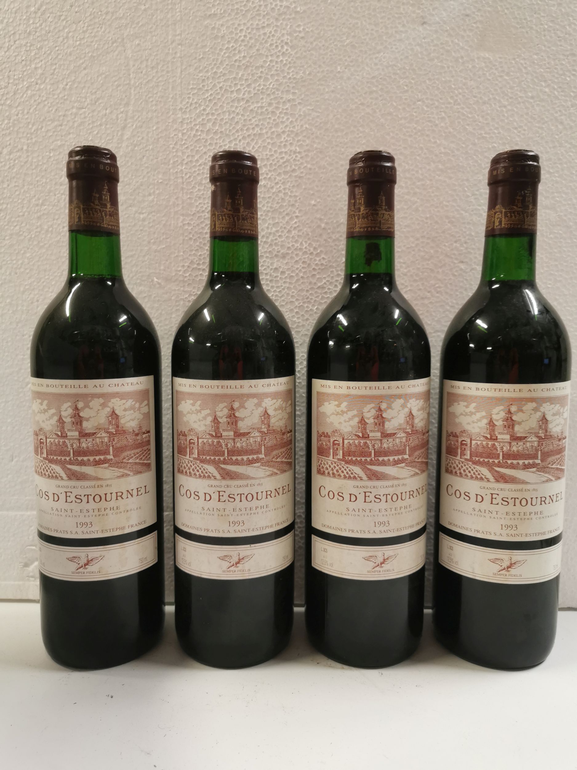 4 bouteilles :  | H&ocirc;tel Des Ventes de Monte-Carlo