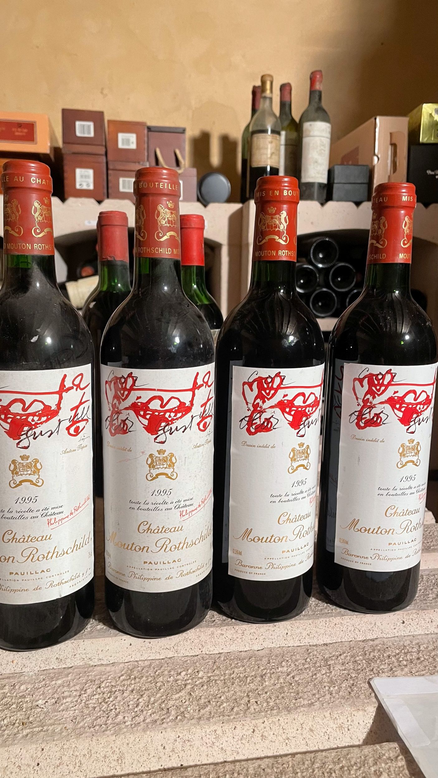 4 bouteilles :  | H&ocirc;tel Des Ventes de Monte-Carlo