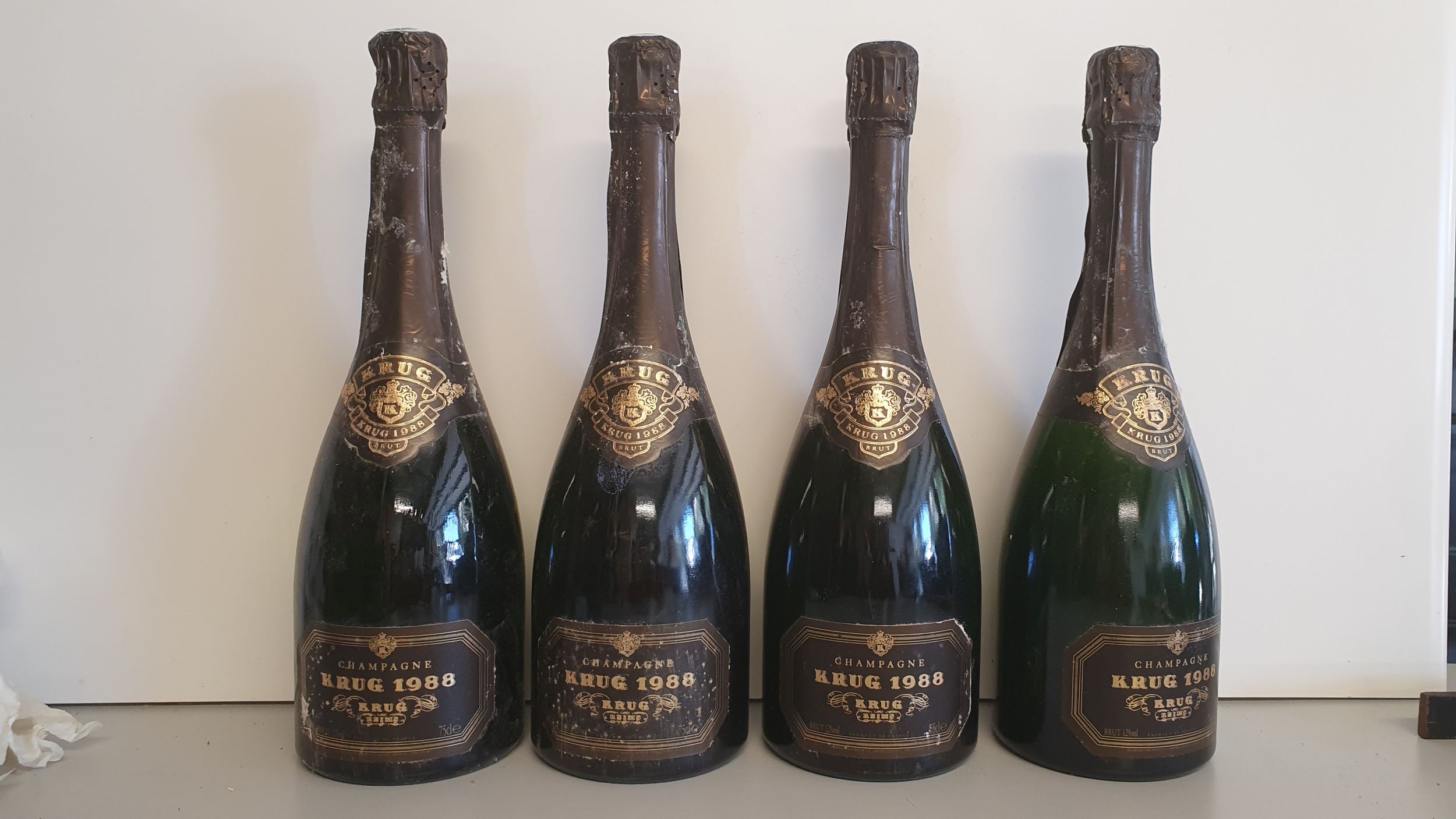 4 bouteilles CHAMPAGNE 