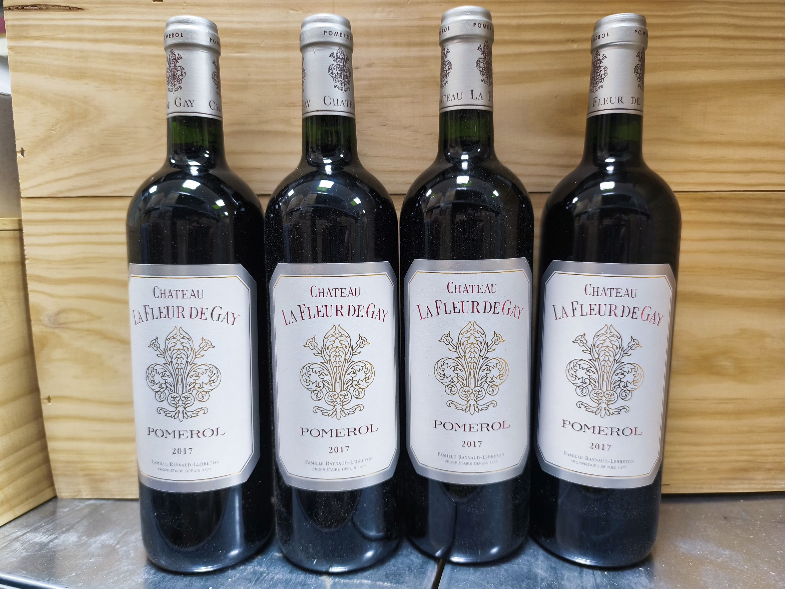 1  bouteille  PETRUS,:  | H&ocirc;tel Des Ventes de Monte-Carlo