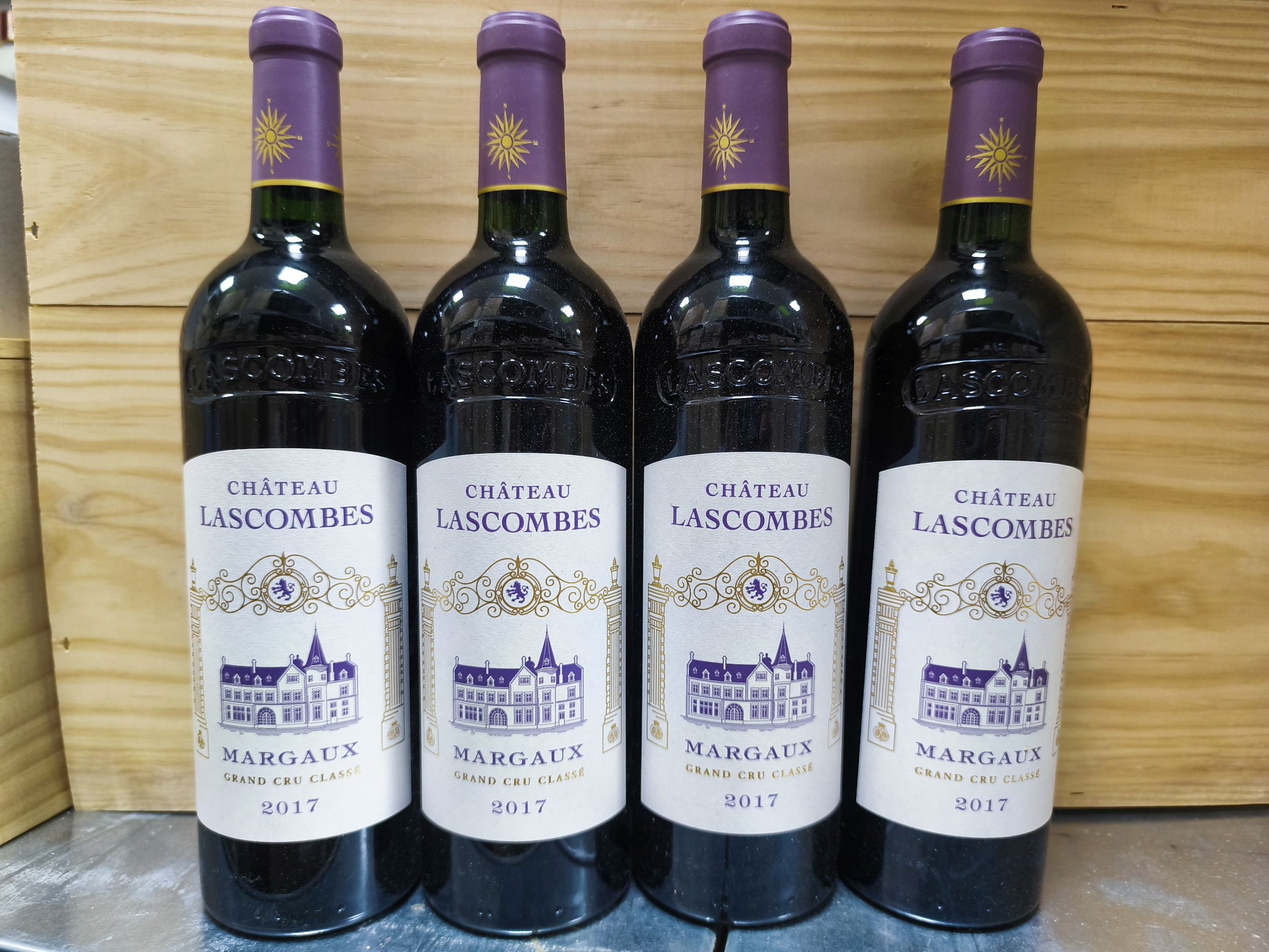 1  bouteille  PETRUS,:  | H&ocirc;tel Des Ventes de Monte-Carlo