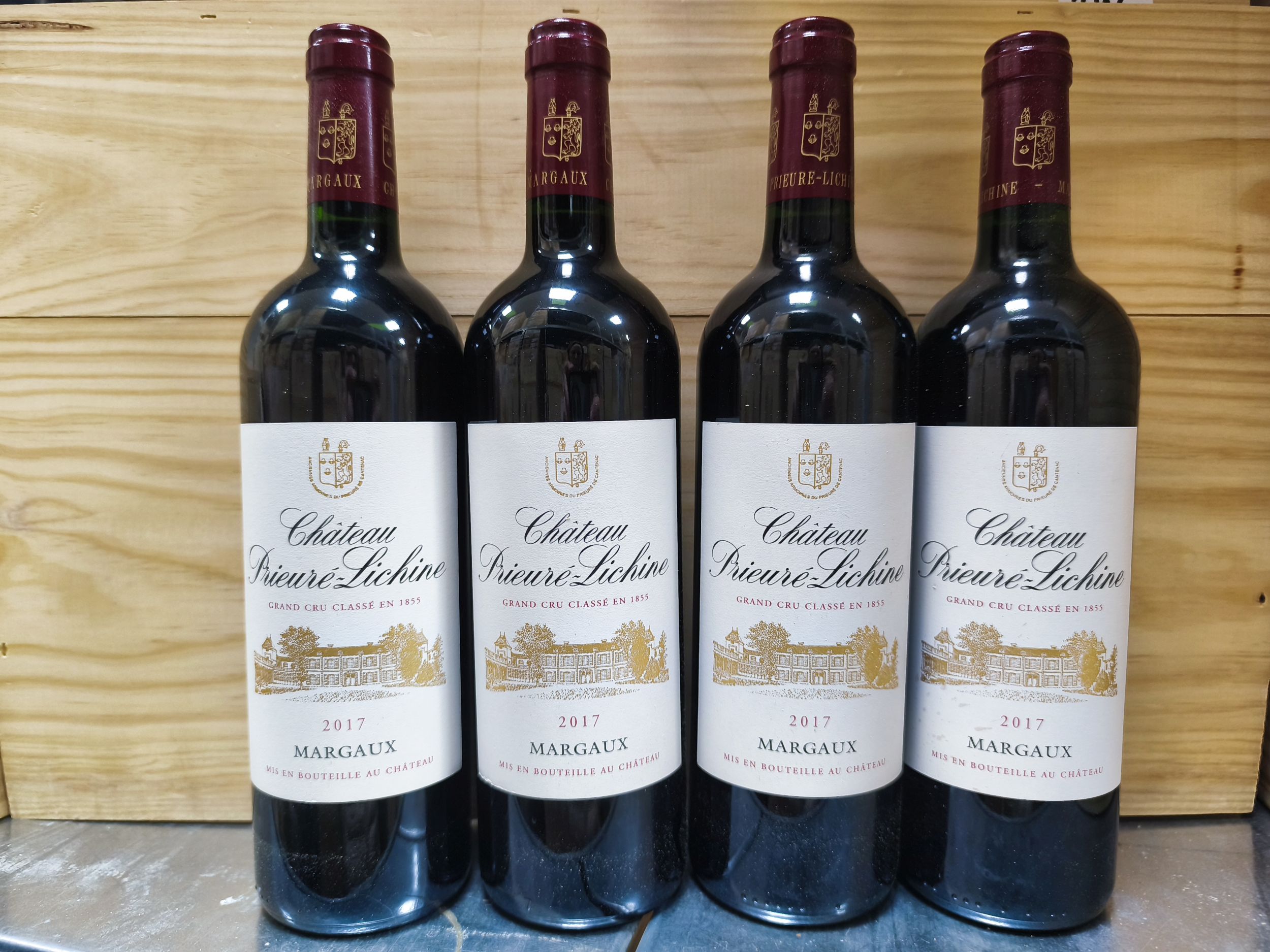 1  bouteille  PETRUS,:  | H&ocirc;tel Des Ventes de Monte-Carlo