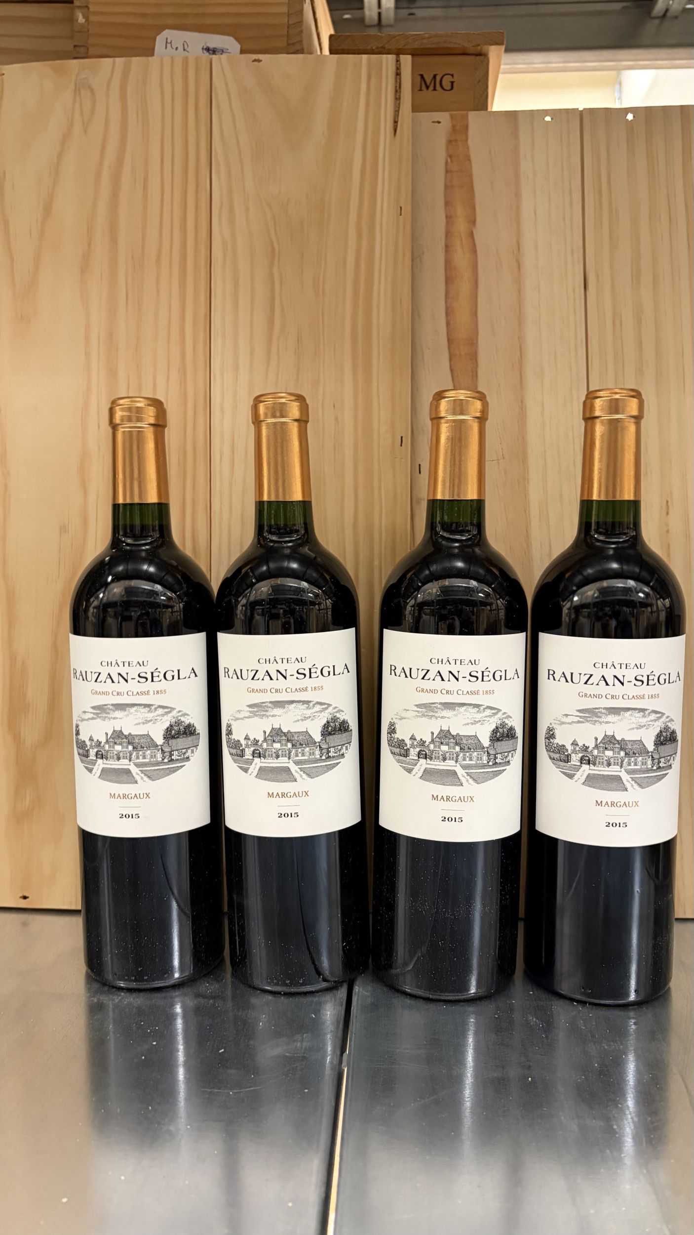1  bouteille  PETRUS,:  | H&ocirc;tel Des Ventes de Monte-Carlo